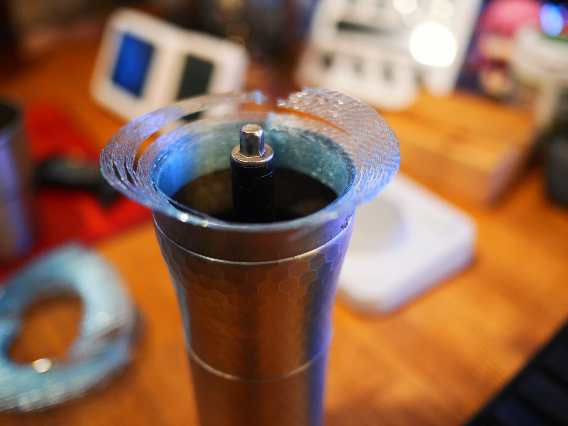 3Dプリンタでキャンプ用コーヒーミルに豆を入れやすくする