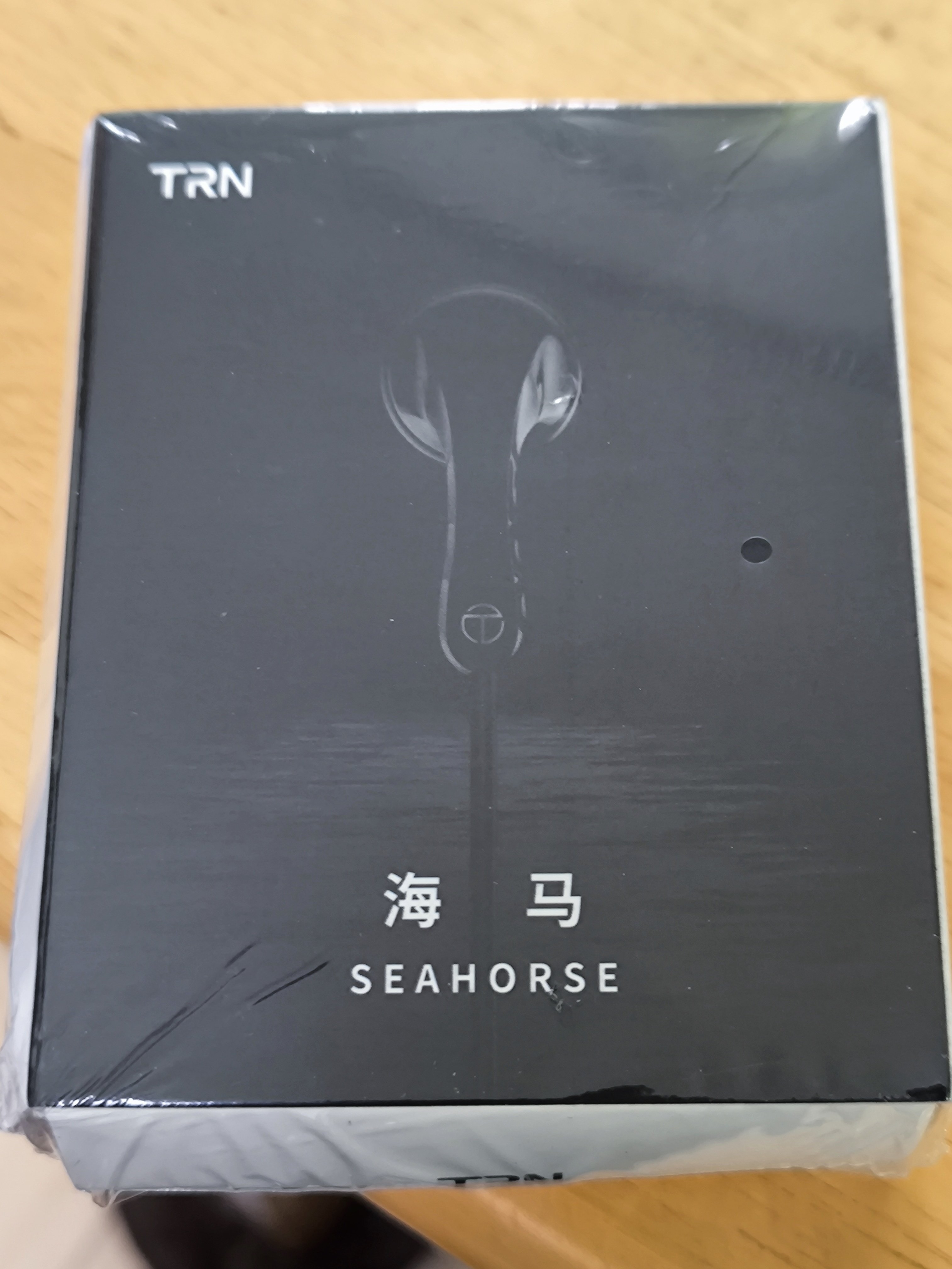 TRN Seahorse （タツノオトシゴ）は 気軽に使える従来型イヤホン