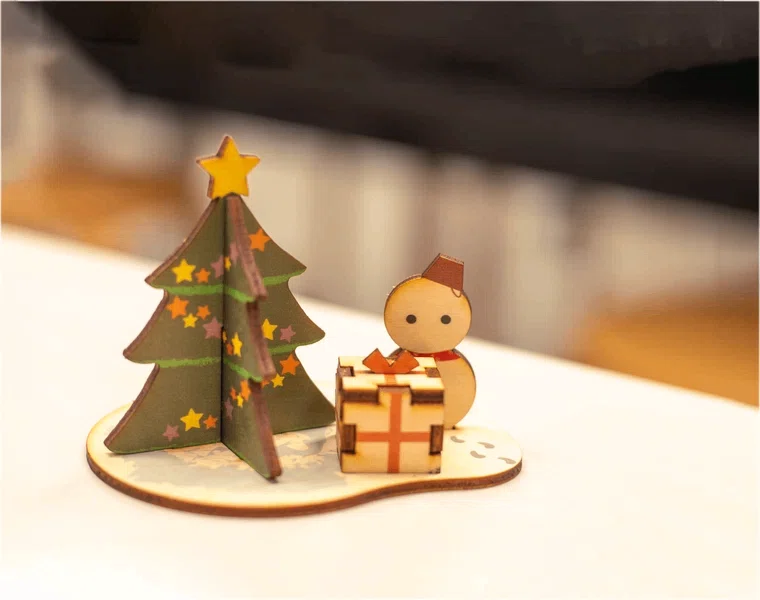 デジタルものづくりレシピ】小さなクリスマスツリーつくり｜ファブラボ