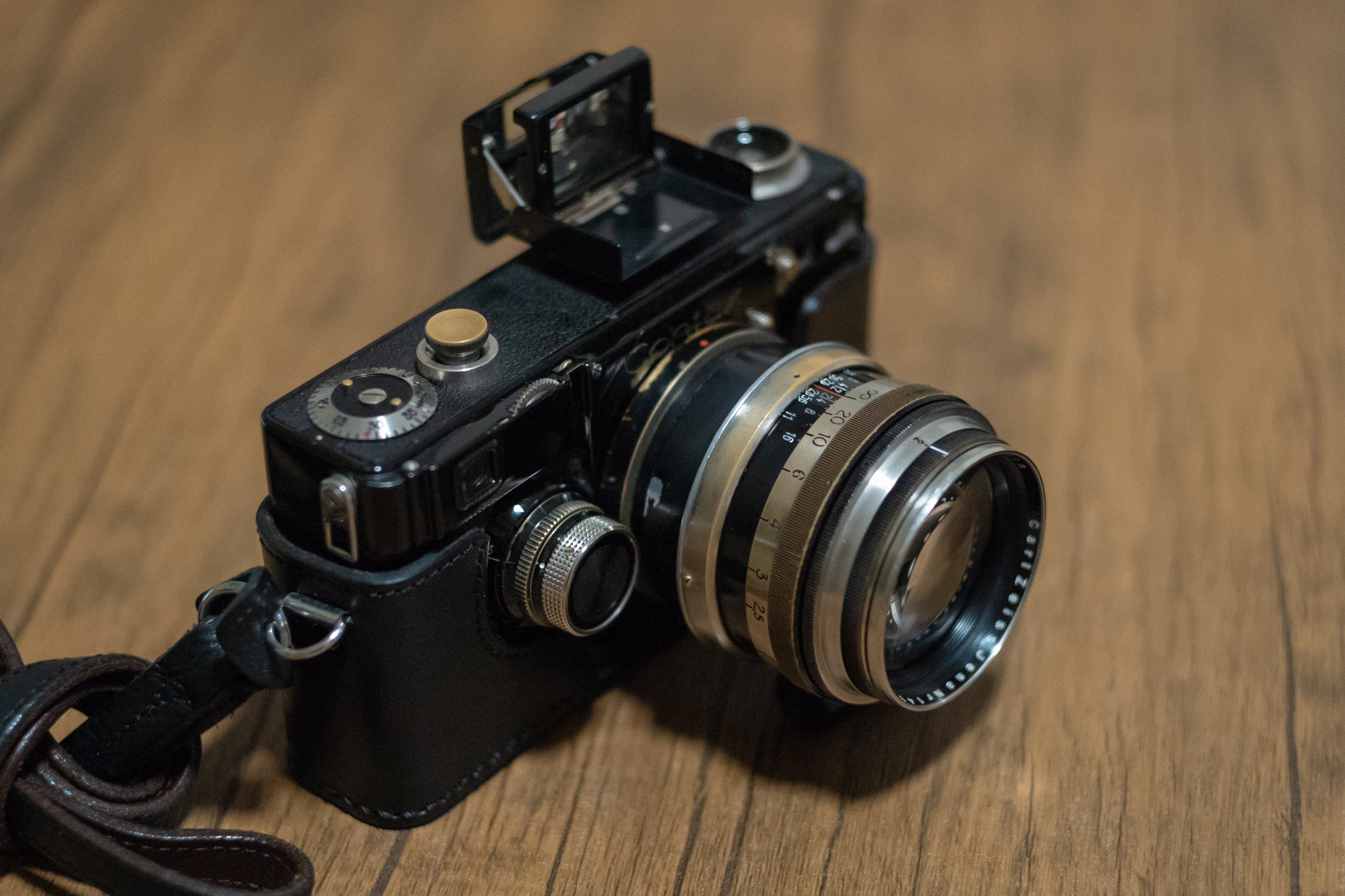 重厚な骨董レンズの勇姿『Carl Zeiss Jena Sonnar 8.5cm f2』｜masato