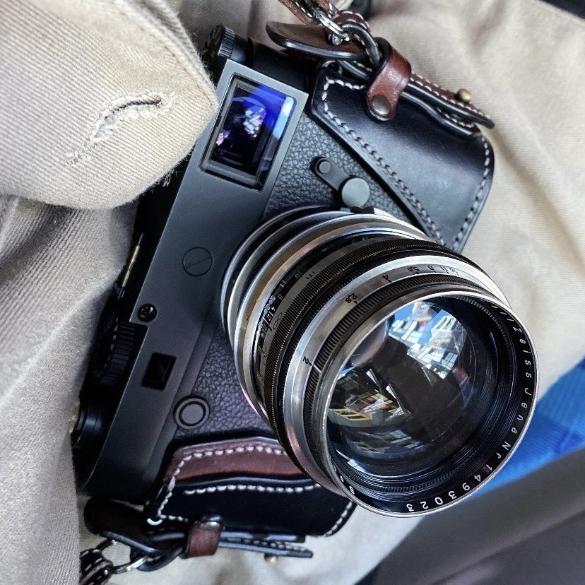 重厚な骨董レンズの勇姿『Carl Zeiss Jena Sonnar 8.5cm f2 重厚な骨董レンズの勇姿『Carl Zeiss Jena Sonnar 8.5cm f2