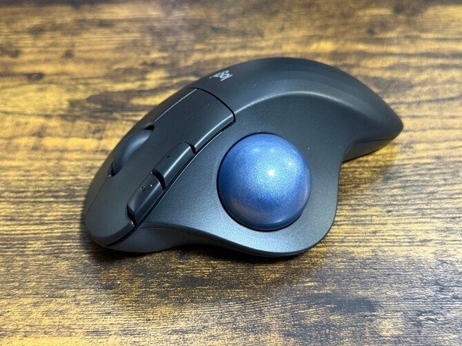 PCを新調したのを機に、以前から気になっていたトラックボール PCを新調したのを機に、以前から気になっていたトラックボール