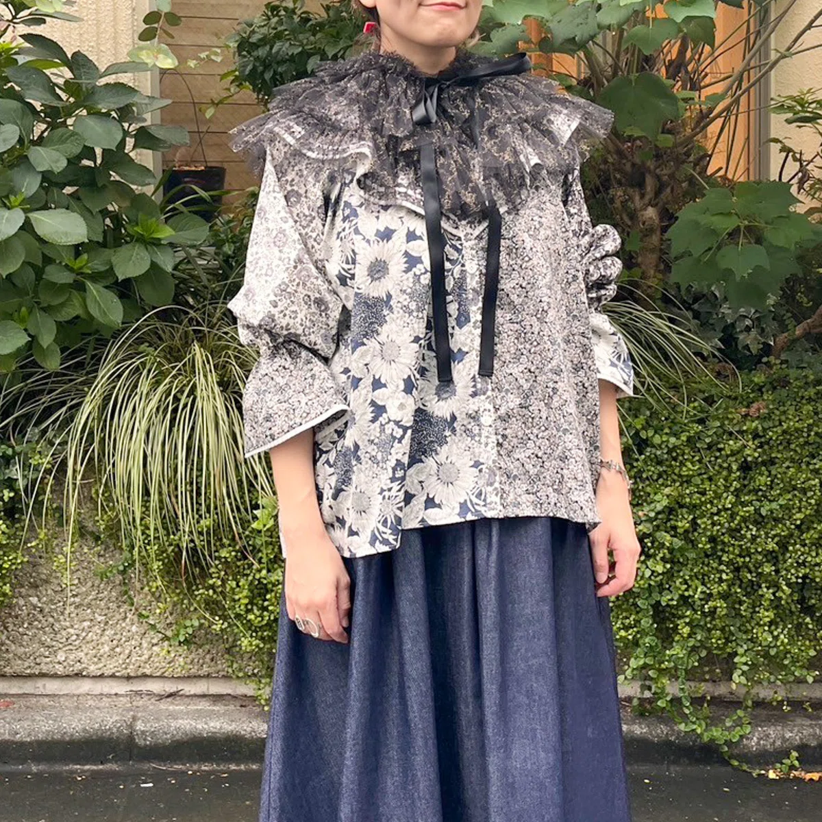 Jacquard Lace Bow Tie Blouse main image 0