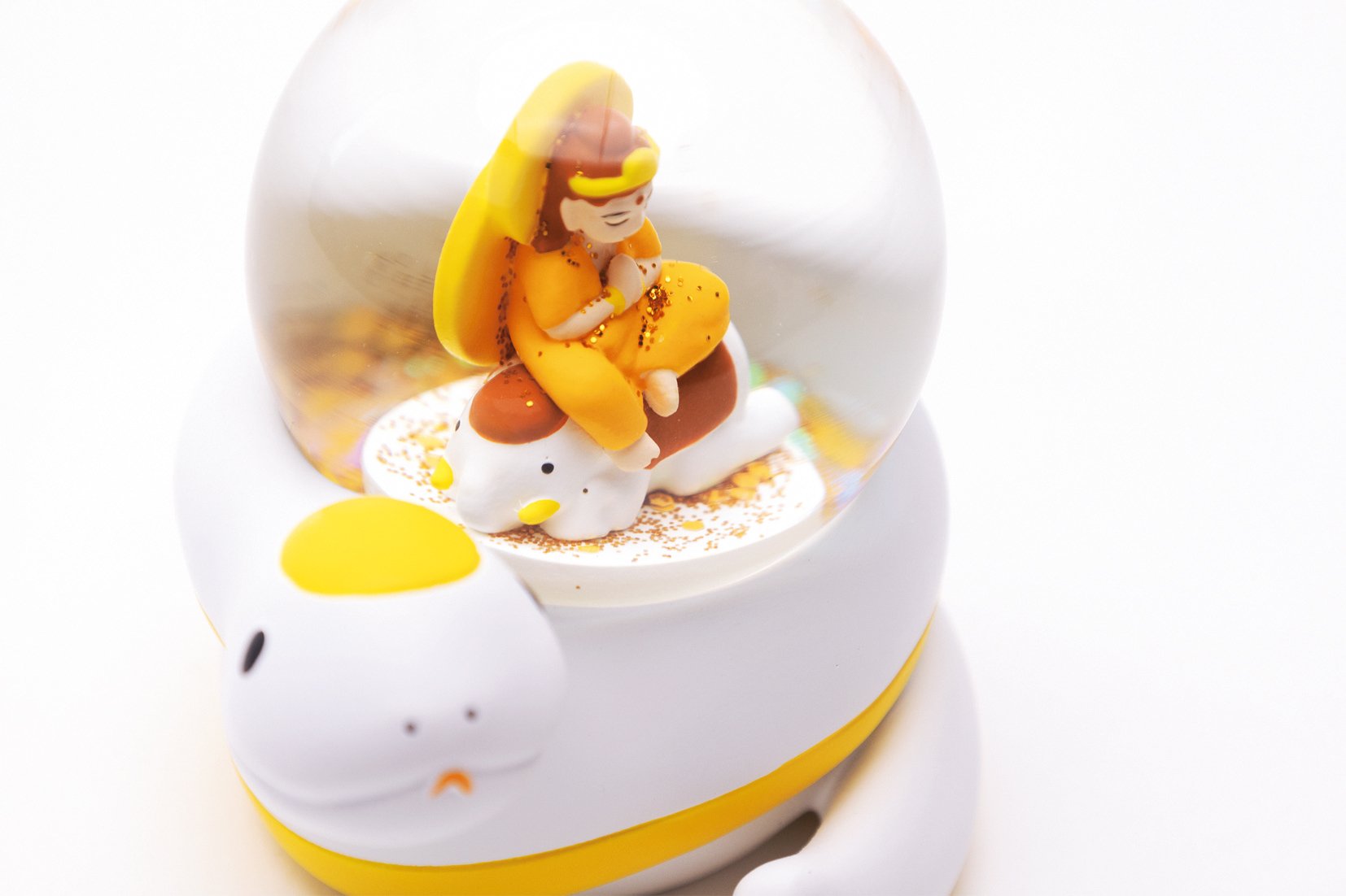 2025年は景気よく、縁起よく！お待ちかね「守り本尊スノードーム 巳