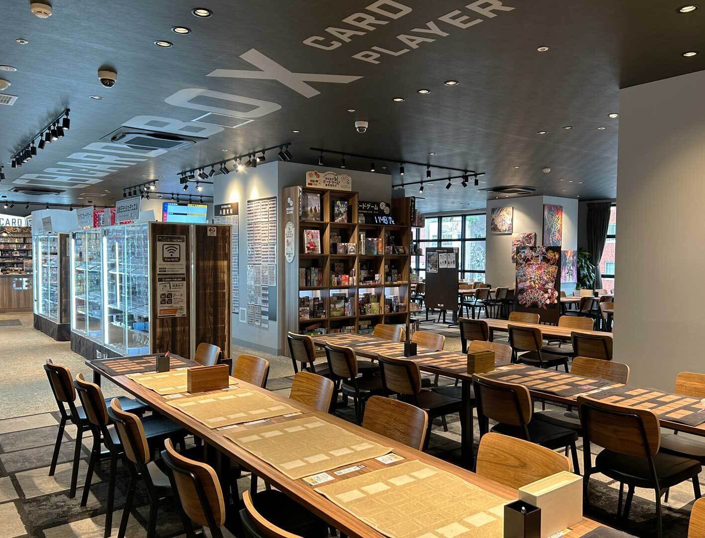 トレカ・イベント・店内装飾も！楽しめる要素がたくさん！｜社員