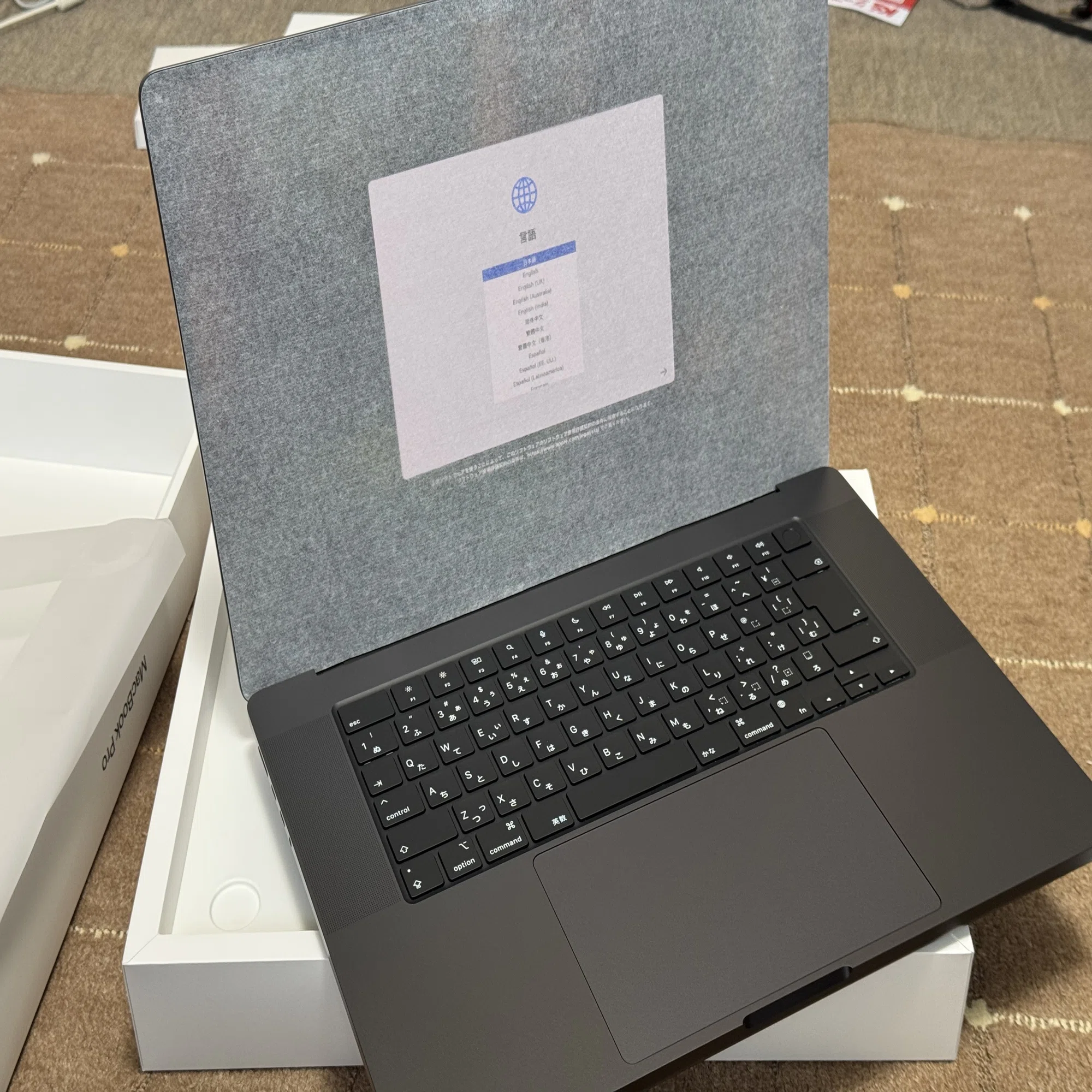 購入／後編】M4 Max MacBook Pro 16〜自己最高Apple製品購入額でデスク 