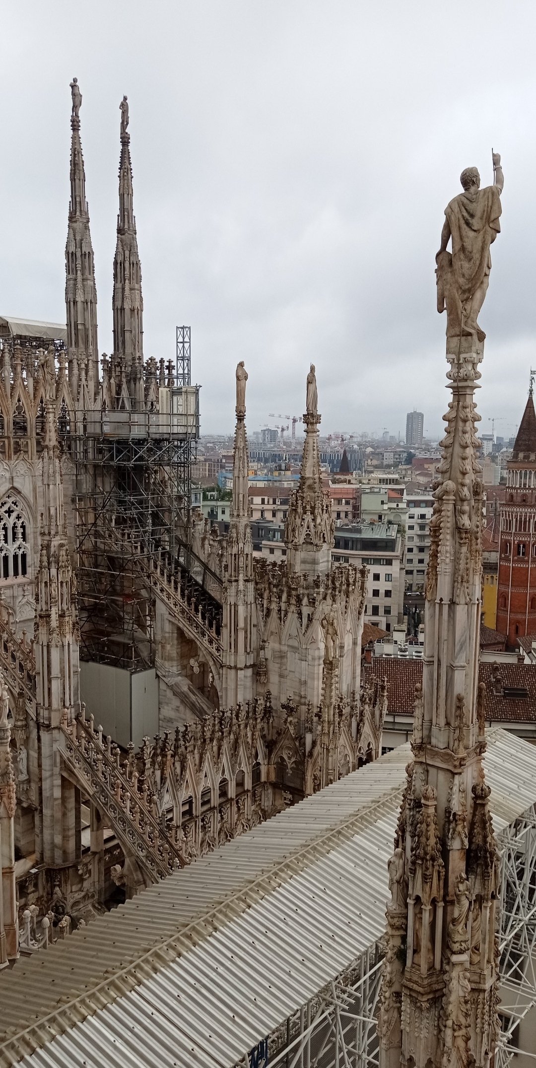 プチトリップさんぽ! 〜 〈イタリア・ミラノ〉 ドゥオーモの上
