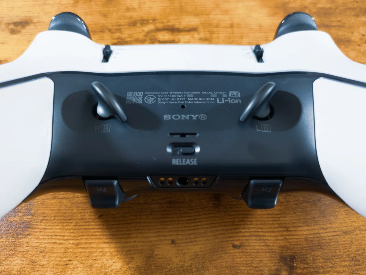 ガジェットレビュー】プレイステーション5の純正プロコン!│DualSense 