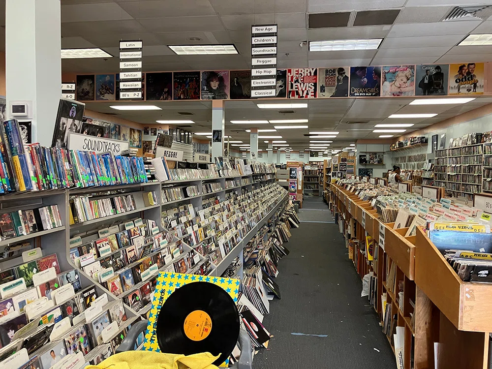 ホノルル中古レコードショップ訪問記（2024年11月）｜Lonesome Cowboy