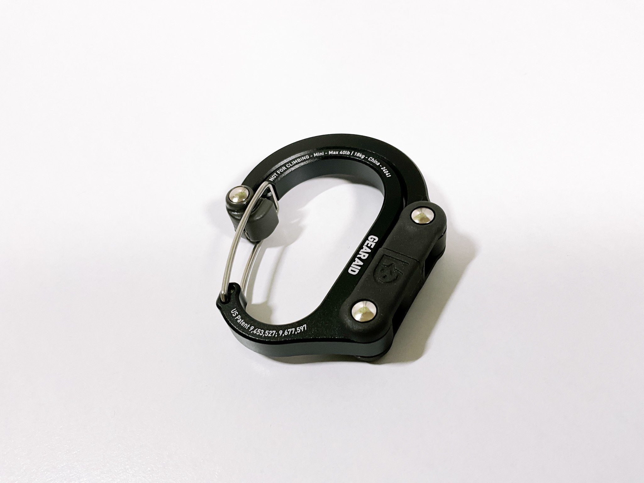 HERO CLIP MINIレビュー】変形ギミック搭載のバッグハンガー｜MtOjiisan