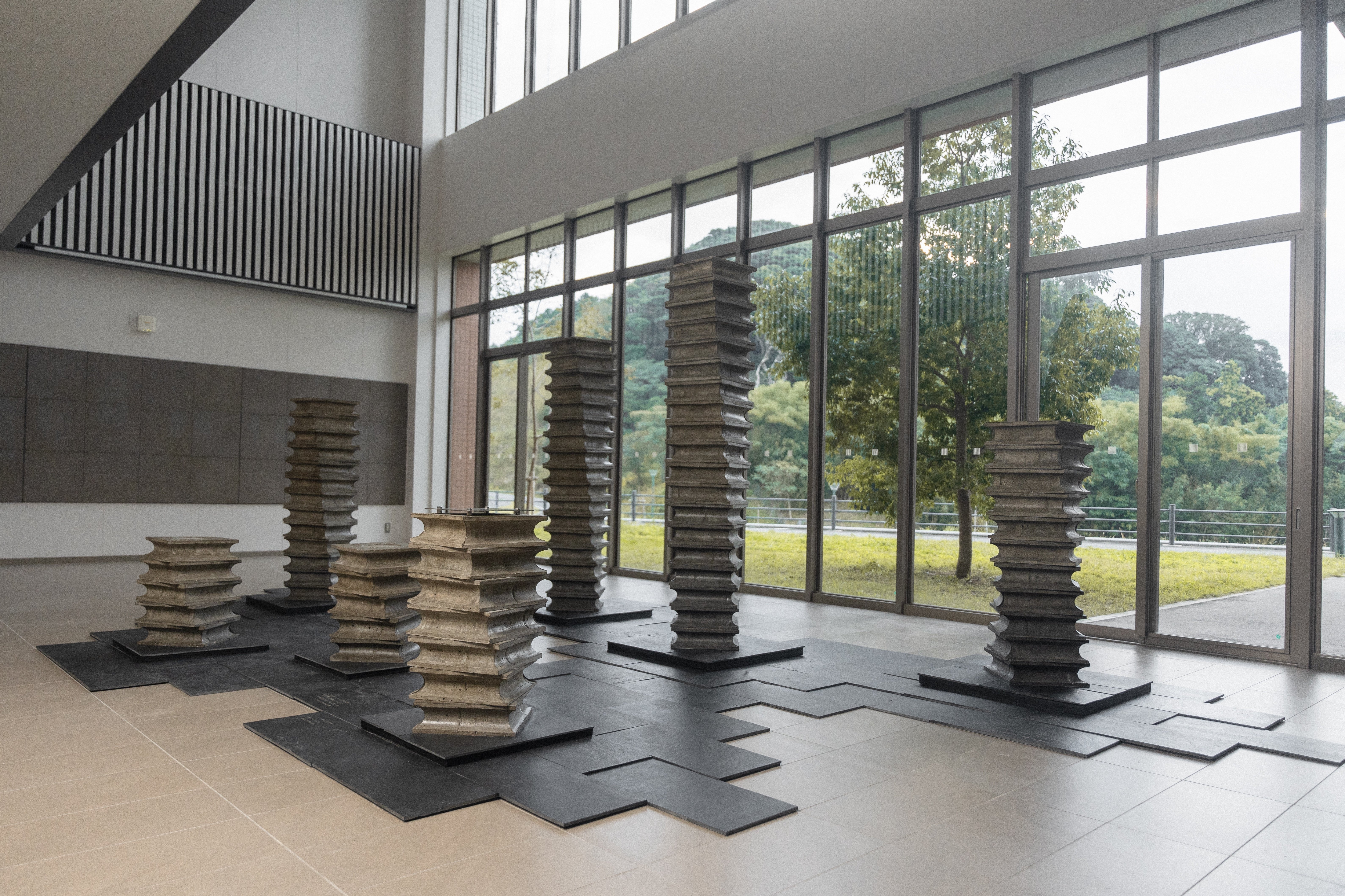 詩×彫刻「待ち合わせ」｜九州大学法文学部100周年記念モニュメント