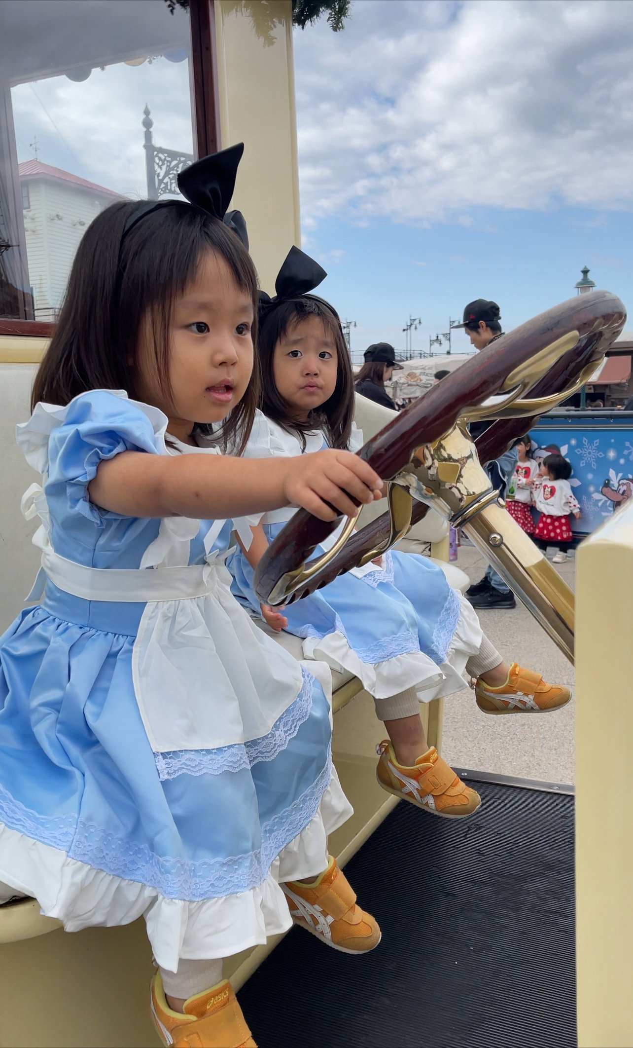 初＠ディズニー＃双子の成長を見守るマガジン｜TATSUYA SAITO／LORONG代表