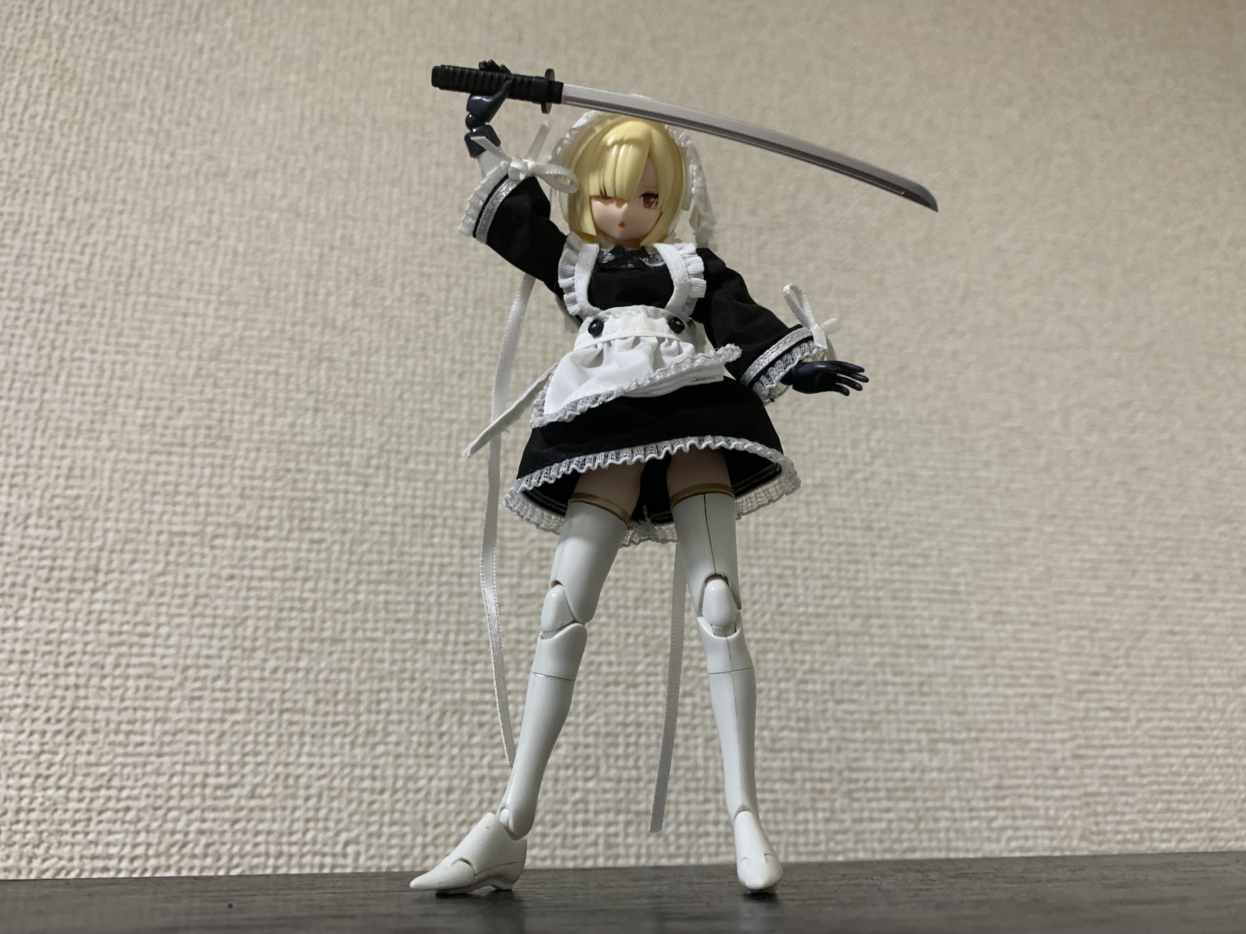 部屋の中の視線｜天川