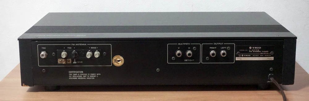 TRIO  L–07TⅡ  FMチューナー TRIO L-07TII: BLUESS Laboratory