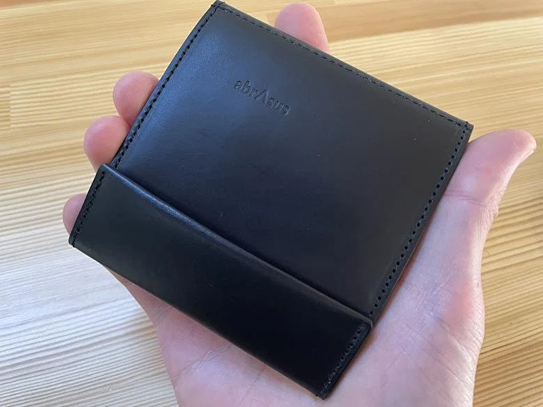 アブラサス 薄い財布 レビュー。デメリットも。家の鍵も収納できる