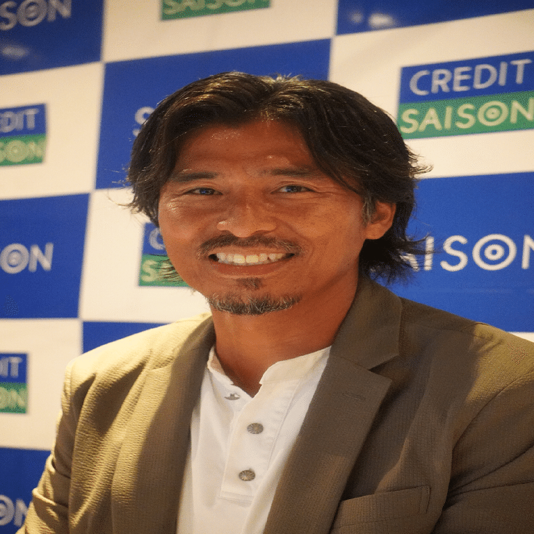 佑元ページ 元サッカー日本代表・中澤佑二さんを迎え、社内パブリックビューイング