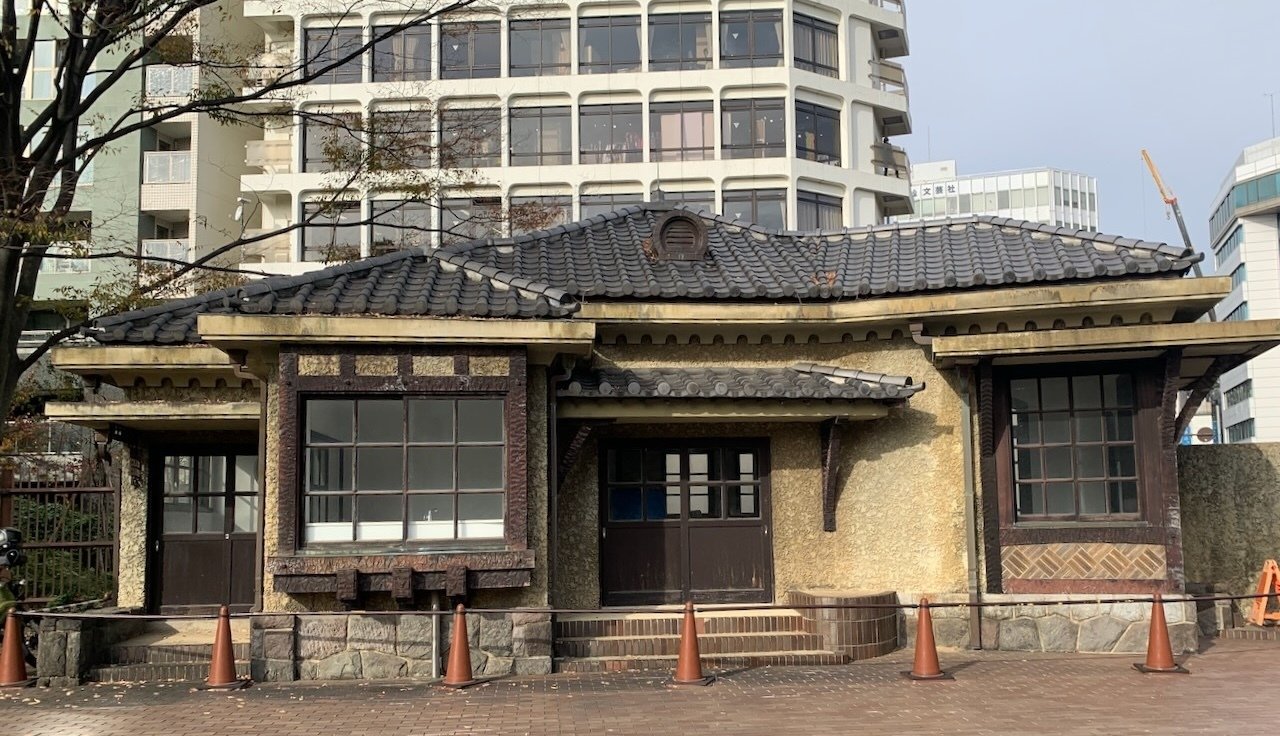 秋にも映える!!新宿御苑のレトロ建築(近代レトロ建築-14)｜YuSAKAI