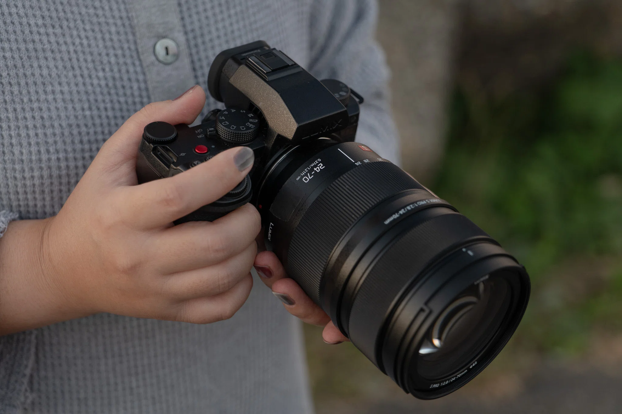 大人の美しさ」を引き出す、光と影のポートレート術｜wacamera｜LUMIX