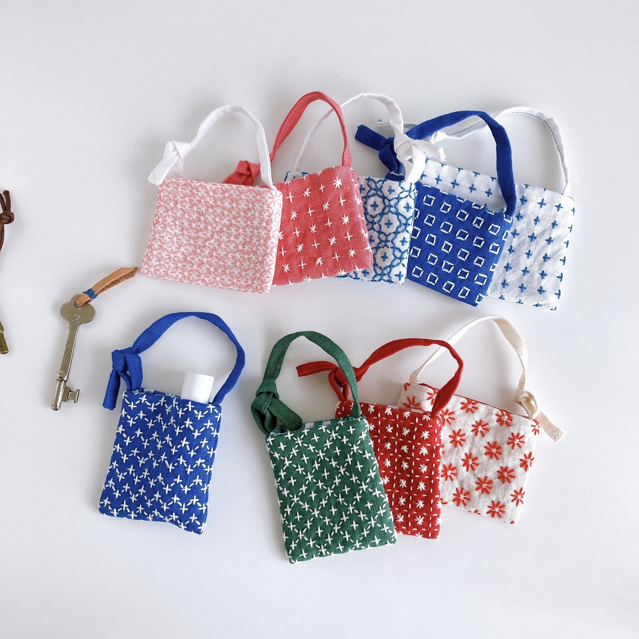 刺し子のミニミニバッグとシンプル簡単ゴムバンド｜sashikonami