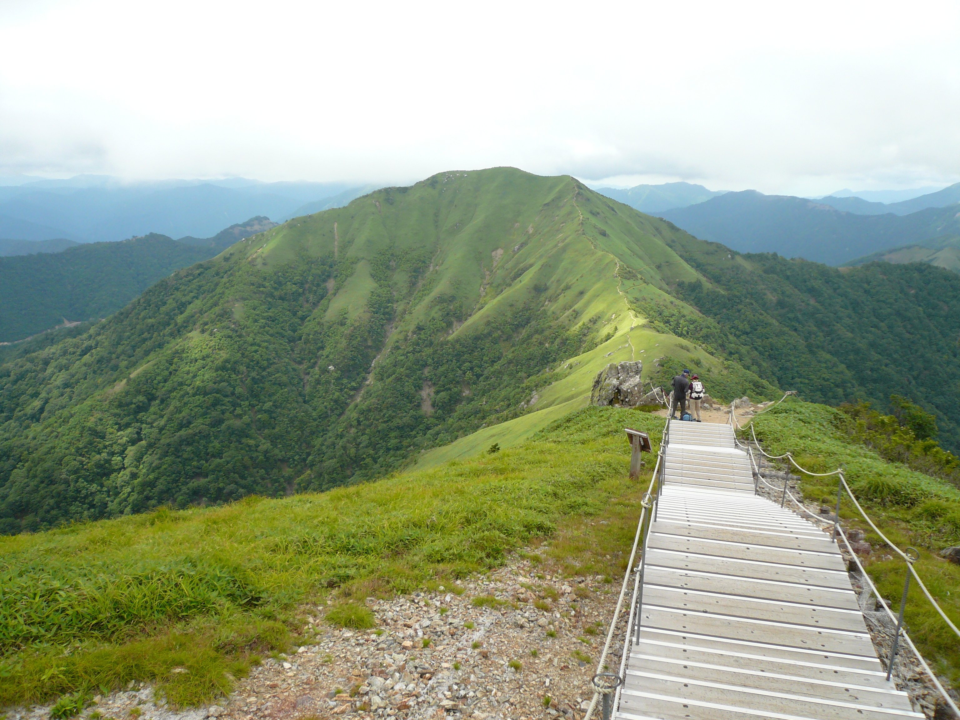 剣山」(1,955m) ～四国第二位の日本百名山～｜Kagirohi