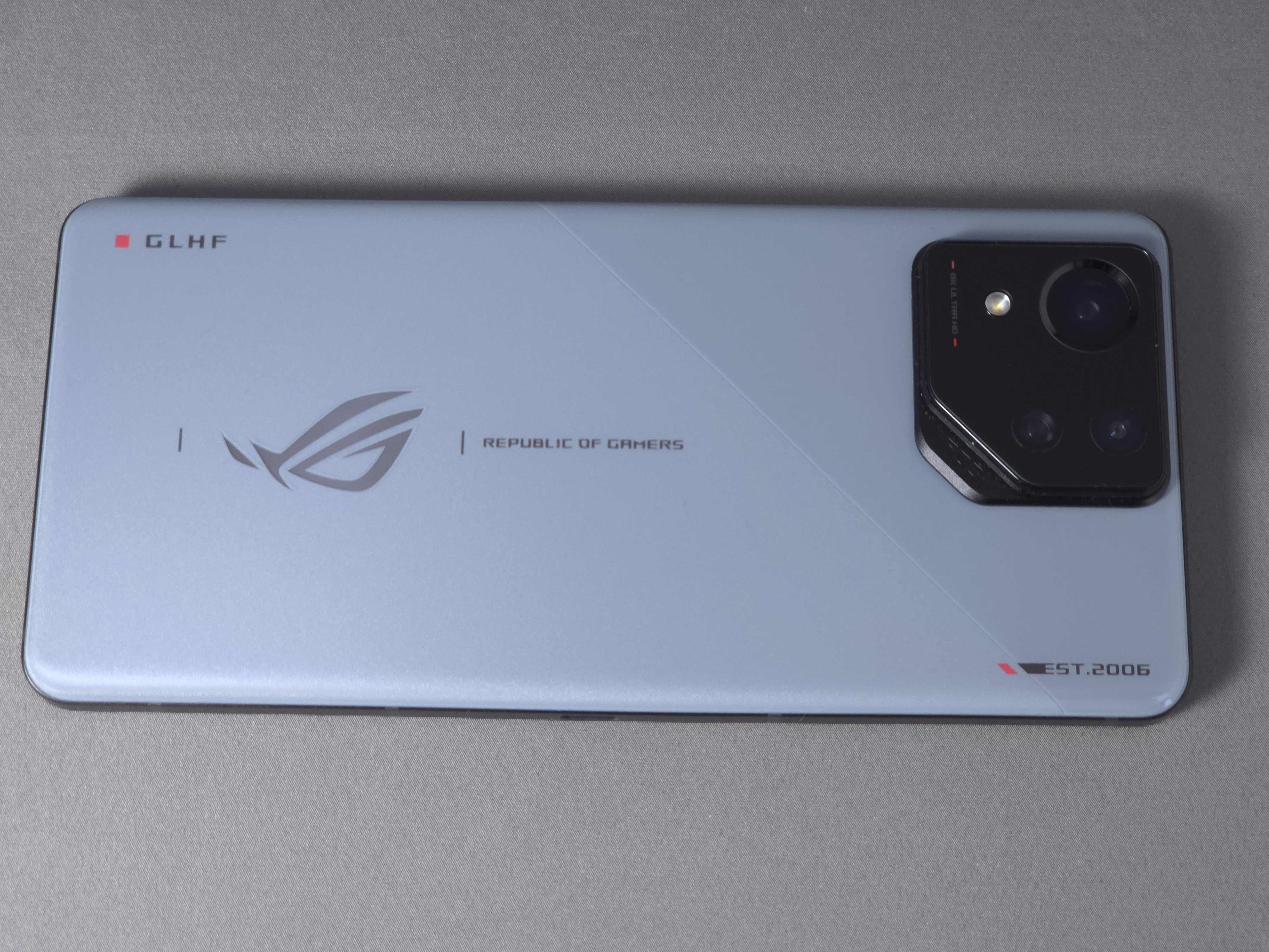 ROG Phone 8をレビュー|初めてのゲーミングスマホはカメラもけっこう