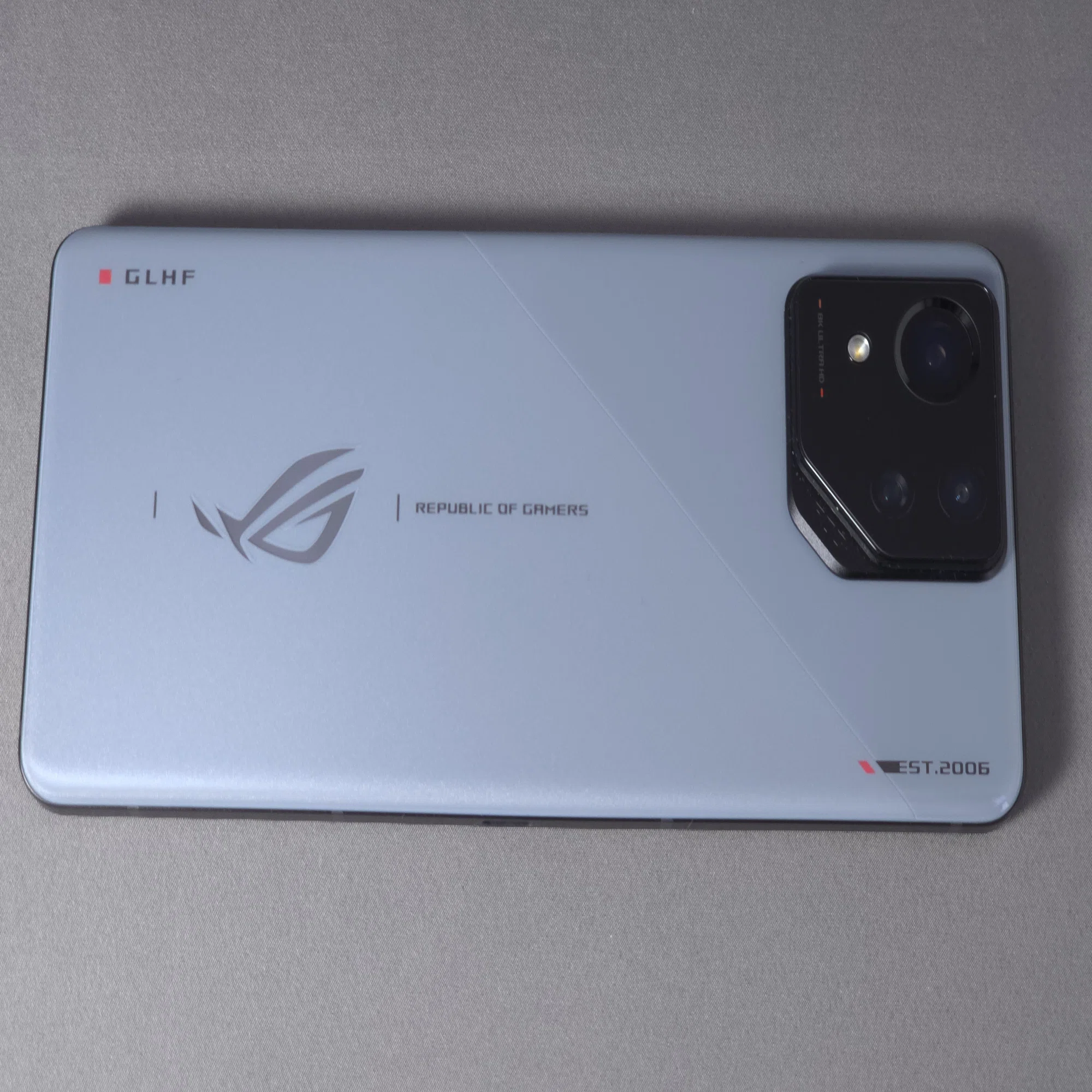 ROG Phone 8をレビュー|初めてのゲーミングスマホはカメラもけっこう 