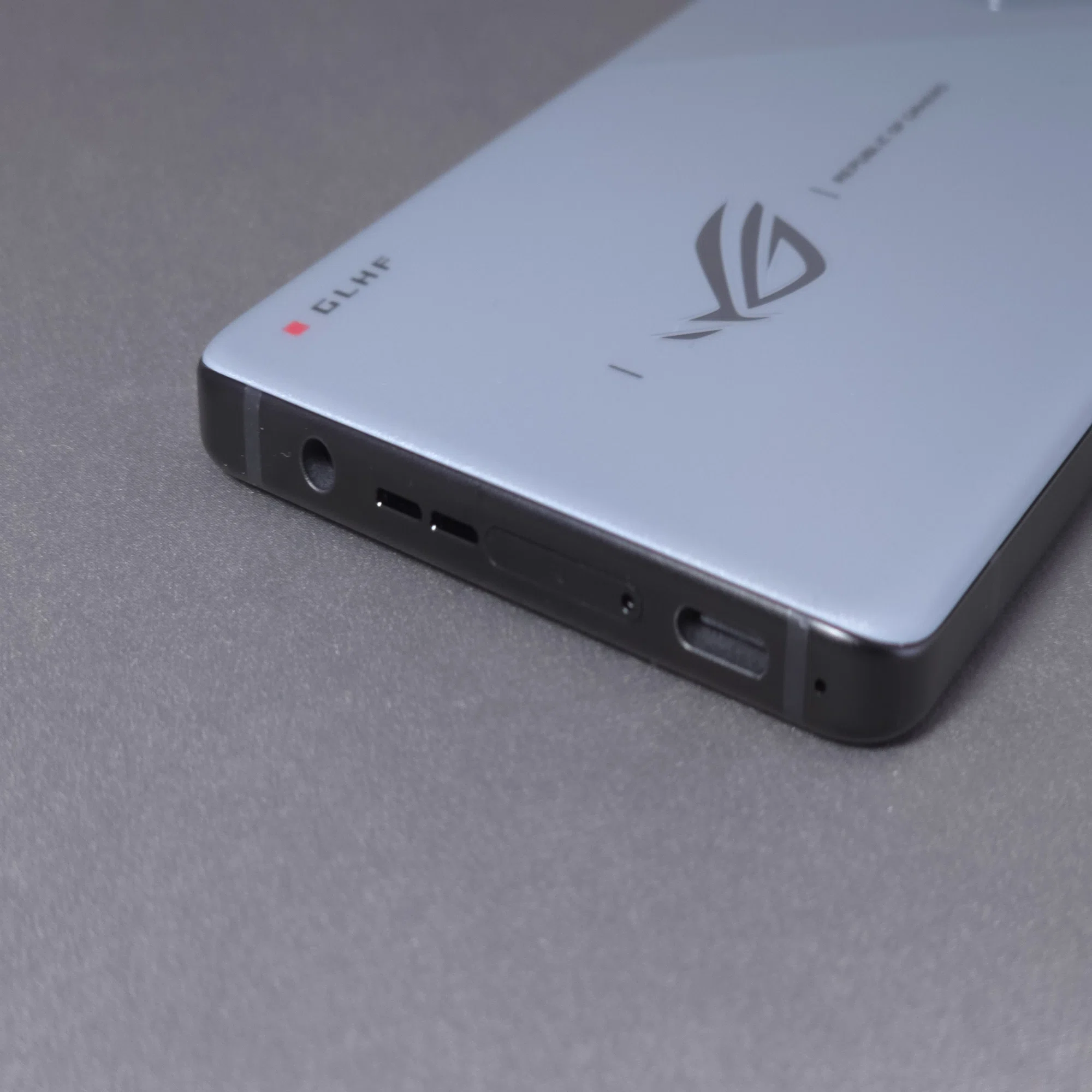 ROG Phone 8をレビュー|初めてのゲーミングスマホはカメラもけっこう 