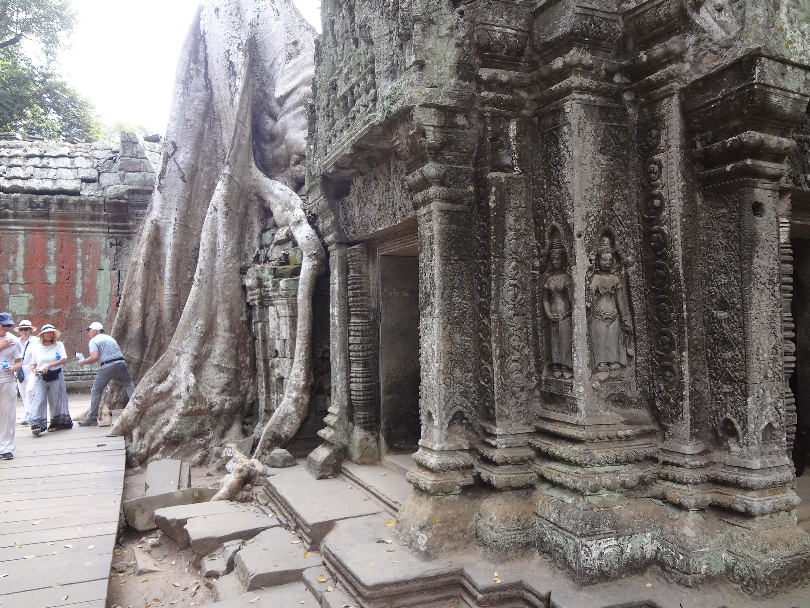 アンコールワットの刷り物 アンコール・ワット 第一回廊南面西側の浮き彫り[26095007190]の写真