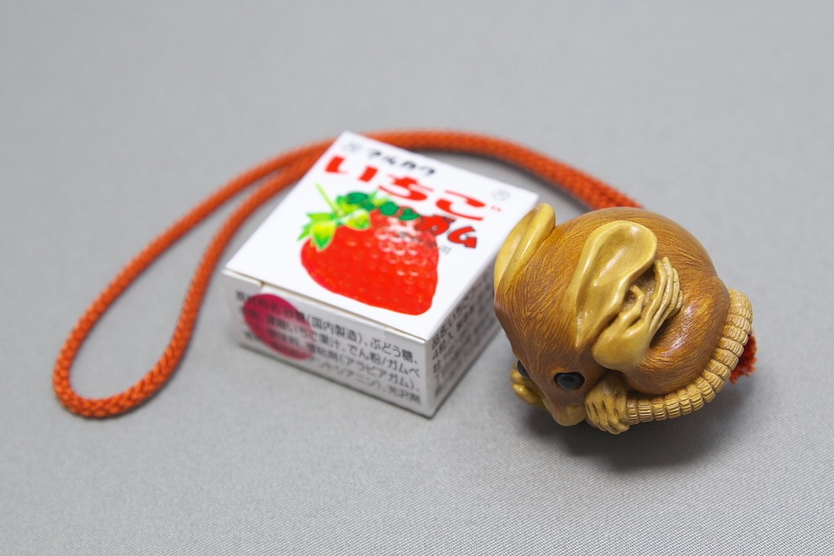 専用　極上和彫ネズミからくり根付　26g 本Y6-0226☆タエチ wood carving netsuke】伊勢根付 木彫丸鼠【wood art】 - YouTube