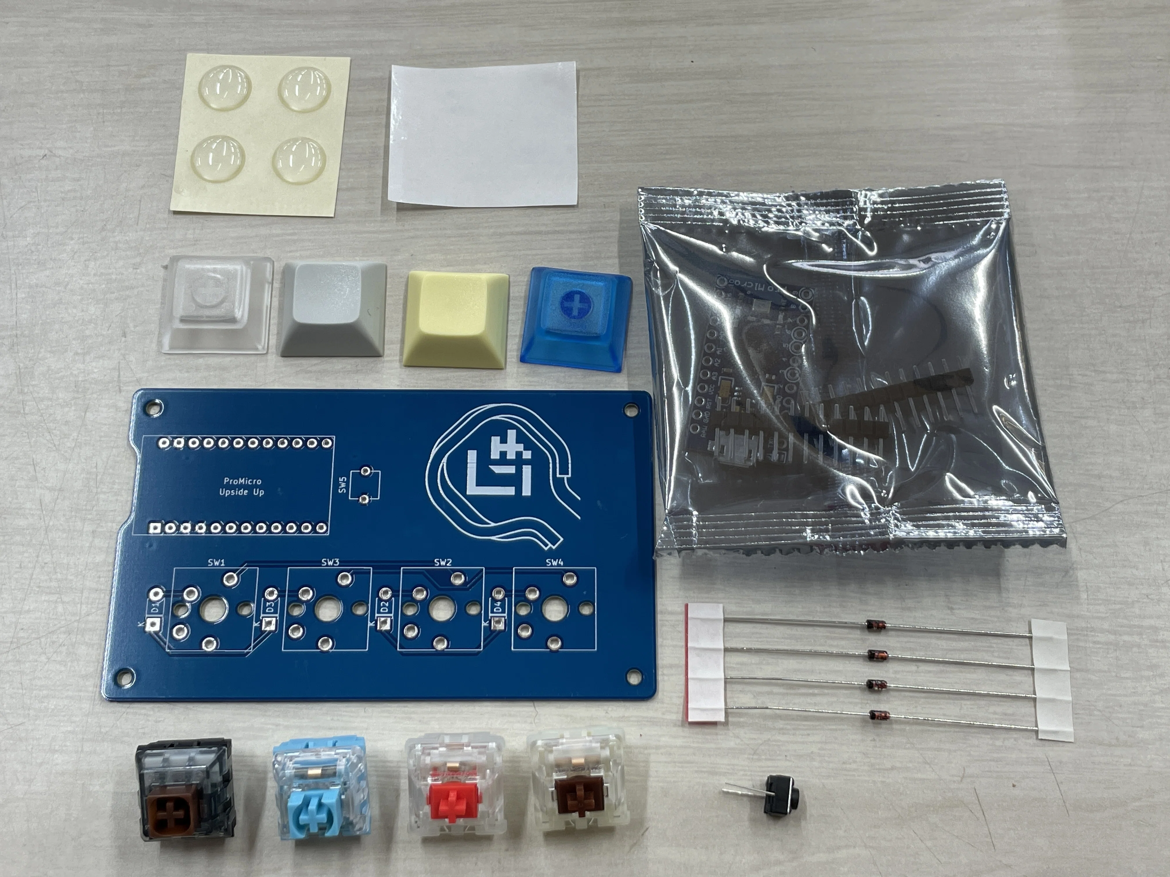 アーケード maimai MiLK PCB本体+キーチップ付 104キーDIY透明キーキャップメカニカルキーボードPCゲーミング