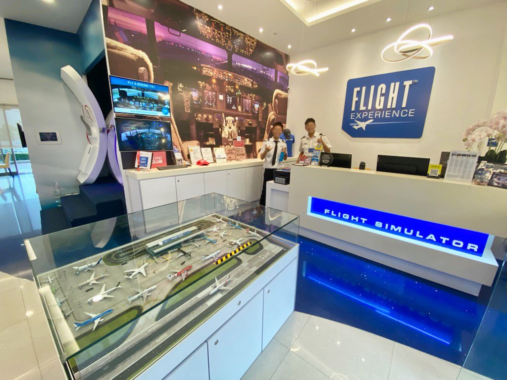 Flight Experience店内の様子と気さくな店員さん達