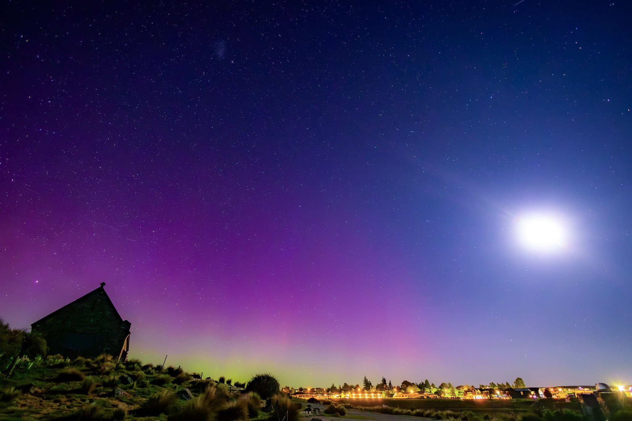 ニュージーランドの星空8(テカポ湖・善き羊飼いの教会)|Toru ニュージーランドの星空8(テカポ湖・善き羊飼いの教会)|Toru