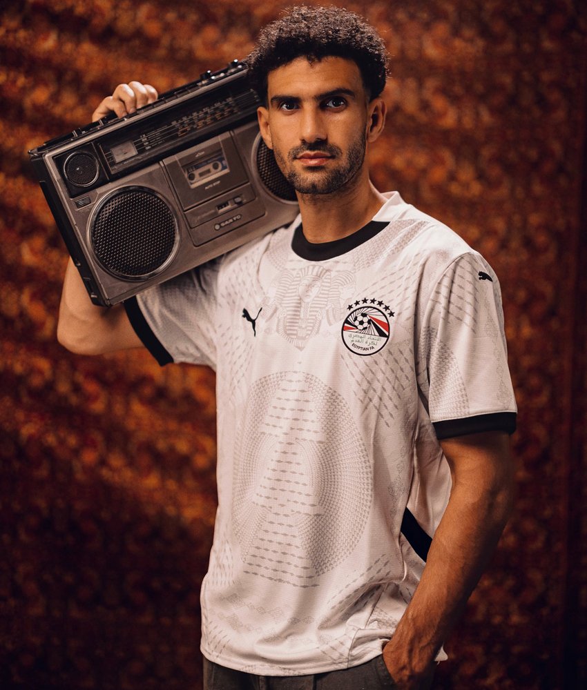 PUMA - 【新品タグ付】サッカー エジプト代表 パンツ　ウェア　ジャージ　Lサイズ 新品タグ付】サッカー エジプト代表 パンツ ウェア ジャージ Lサイズ