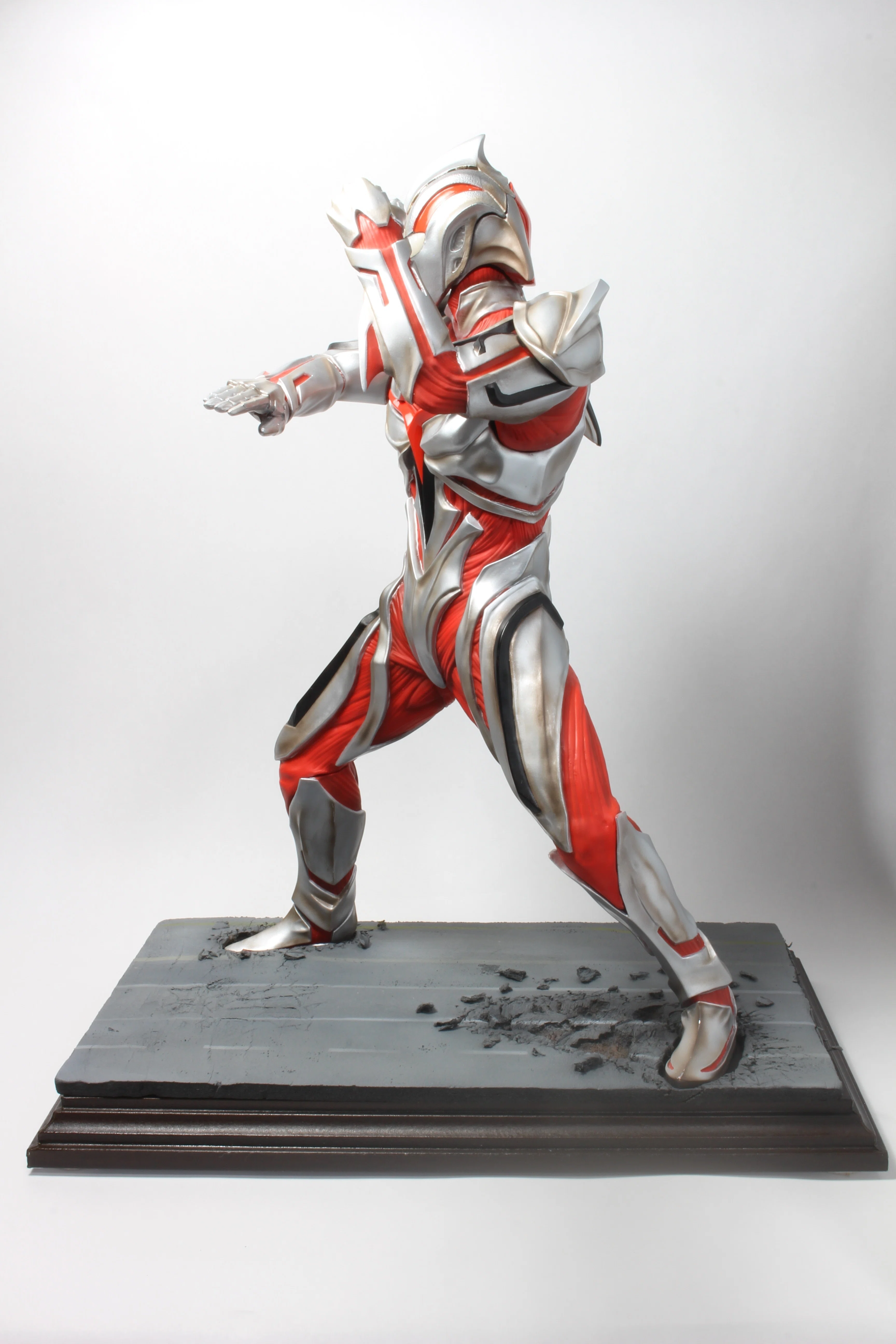 虹光工房 「ウルトラマン・ザ・ネクスト （ジュネッス）」｜アシム