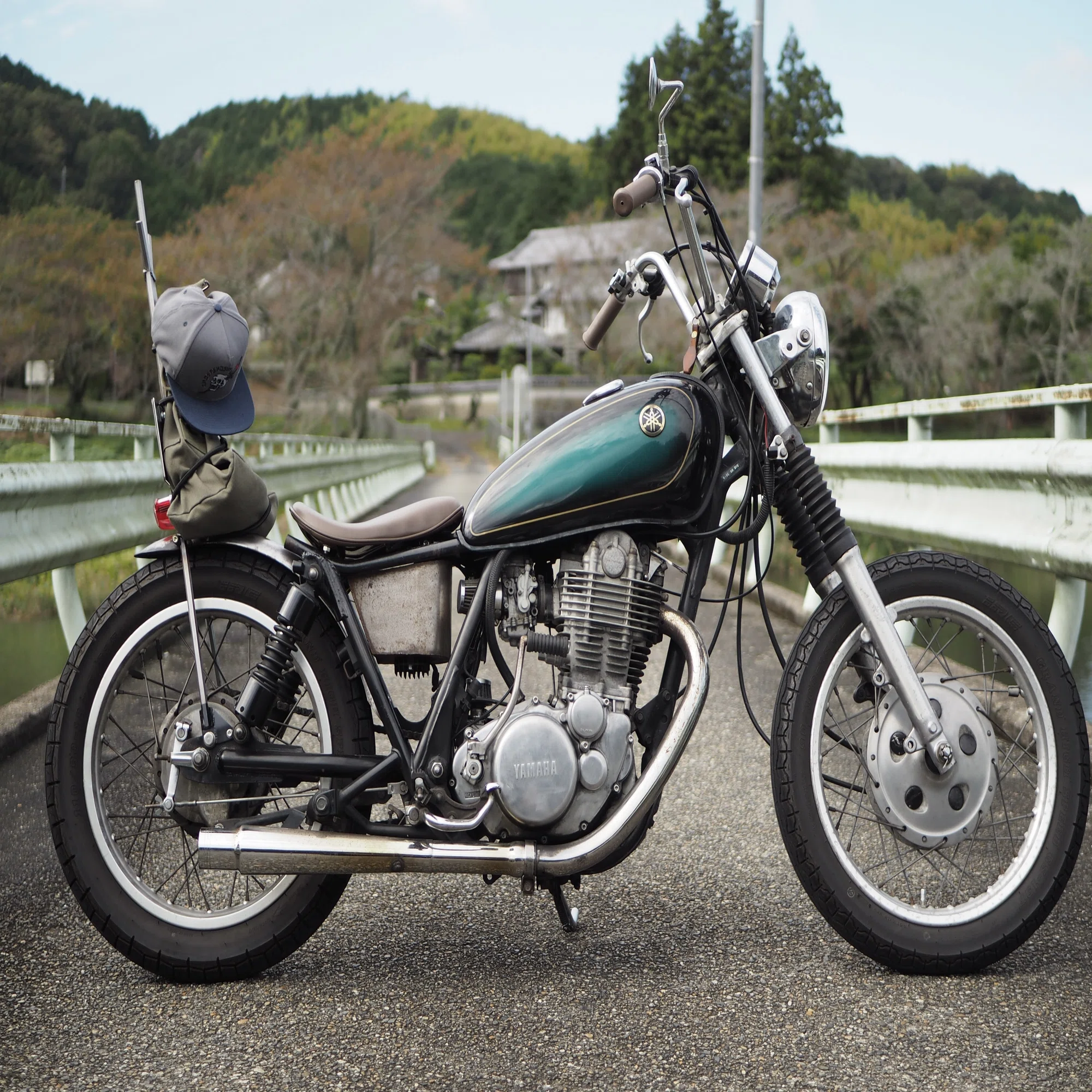 僕のSR400に棒が付きました【シーシーバー】｜はねんたたけいてぃん