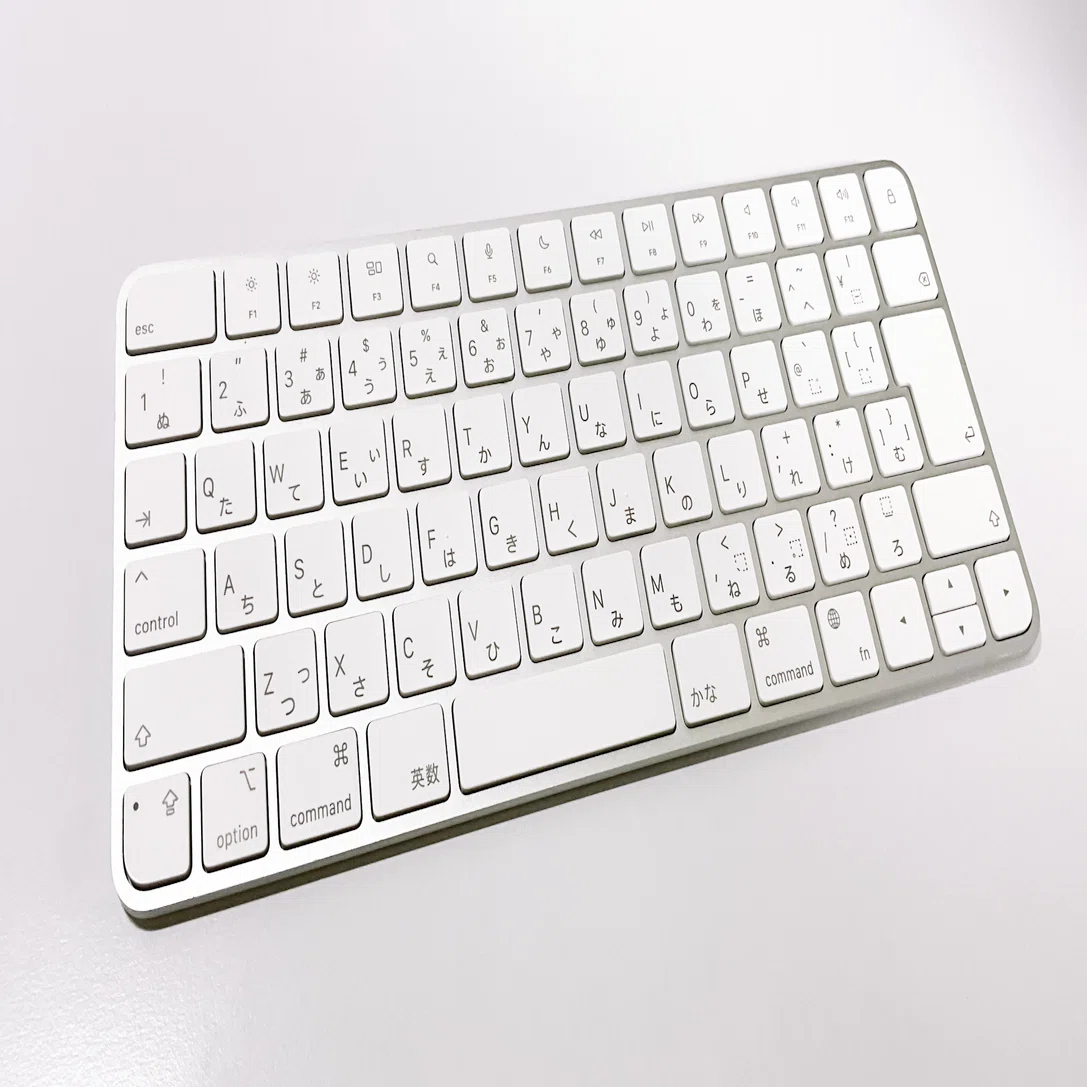 クラムシェル運用MacBook Air M3で使用中の「キーボード」「マウス 
