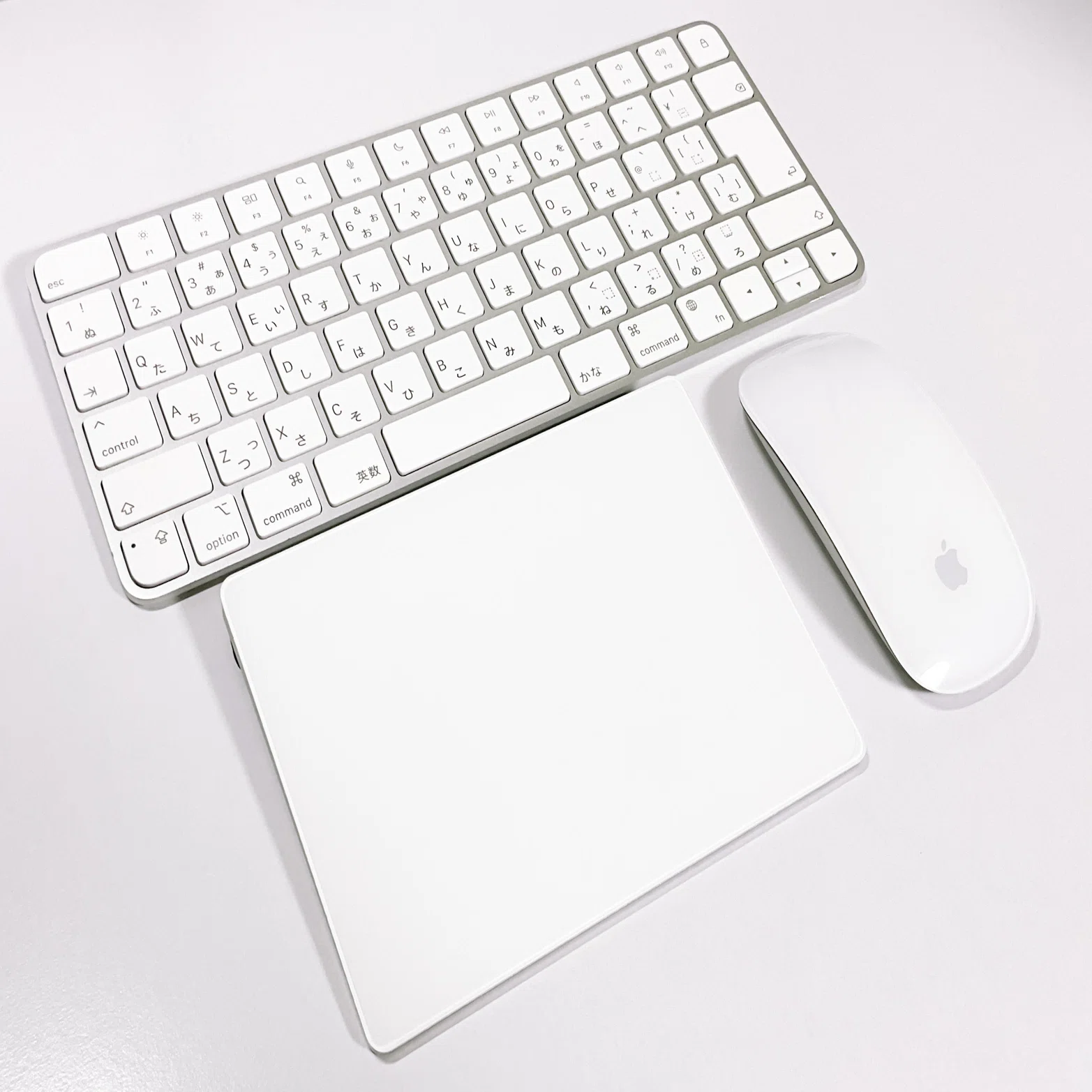 クラムシェル運用MacBook Air M3で使用中の「キーボード」「マウス 