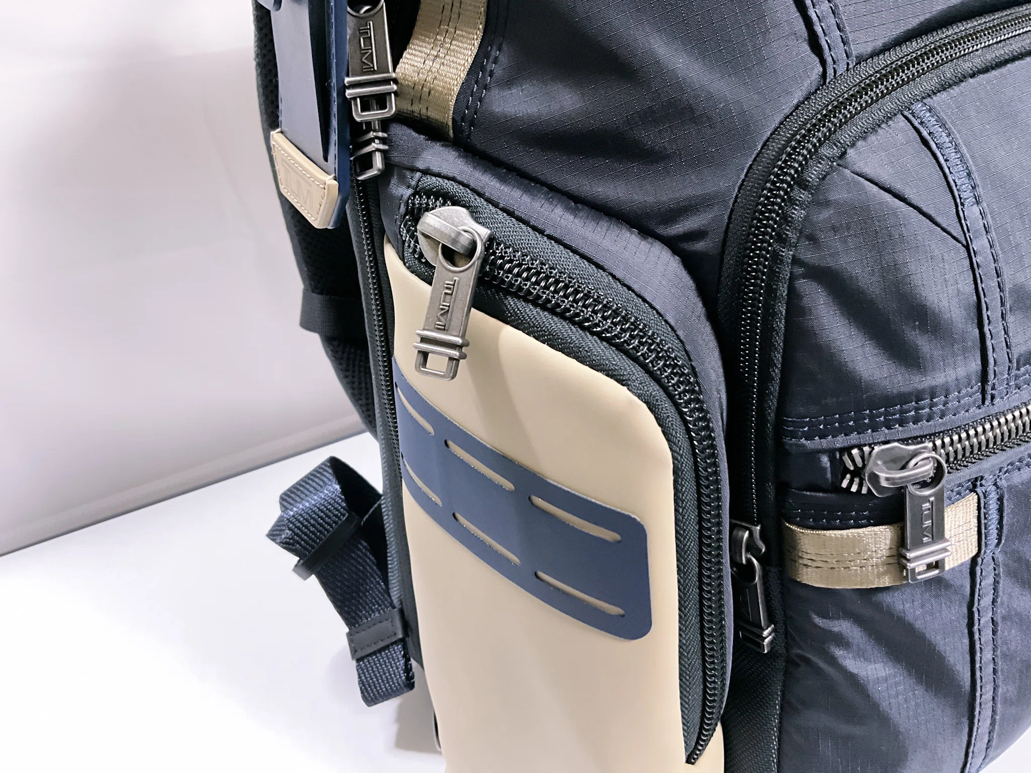 TUMI ALPHA BRAVO 「ナヴィゲーション」バックパック レビュー｜MtOjiisan