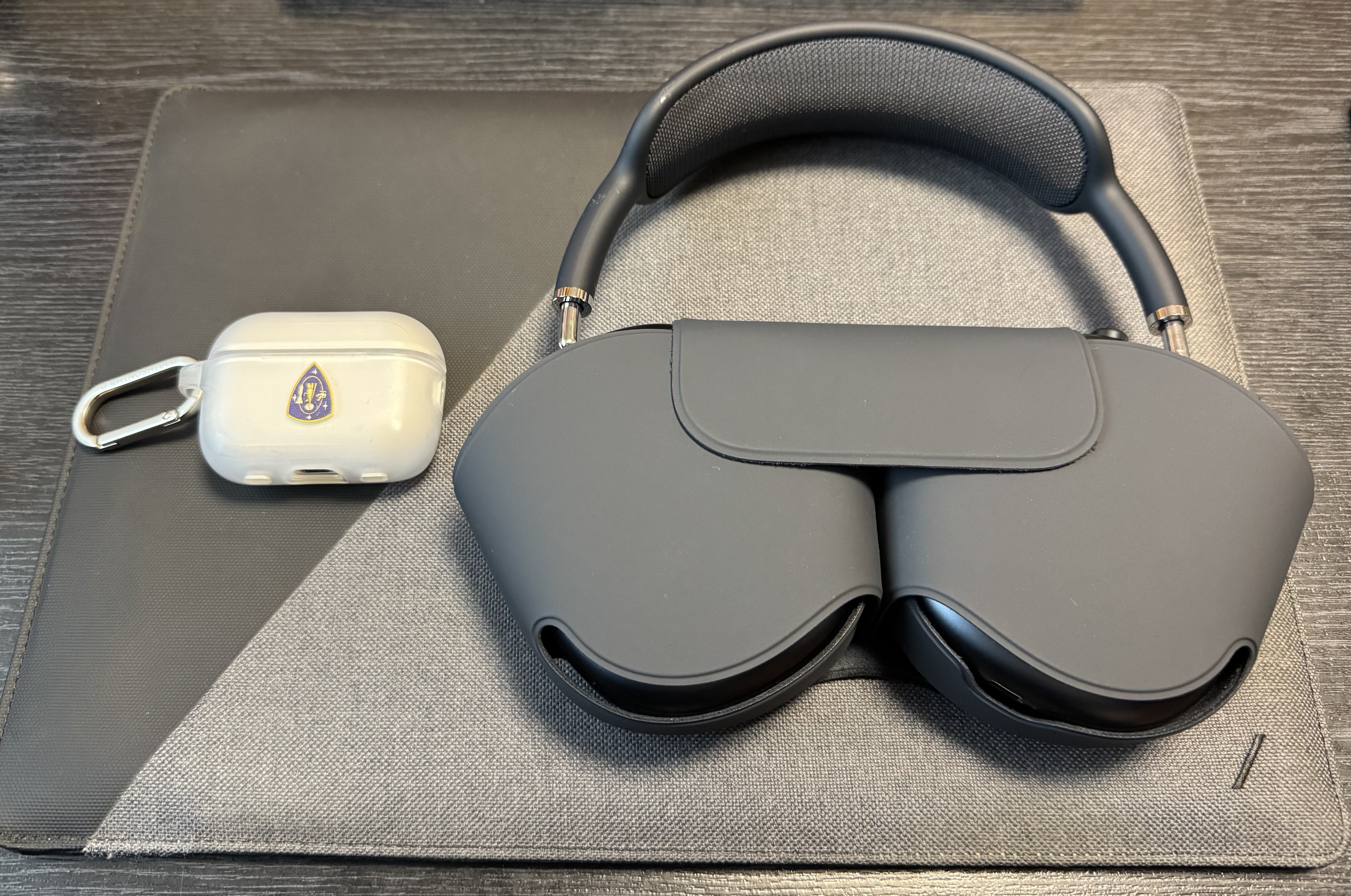 【25年5月購入】Apple AirPods Max 第2世代 スターライト Air Pods Max 第2世代 スターライト 25年5月購入】Apple AirPods Max