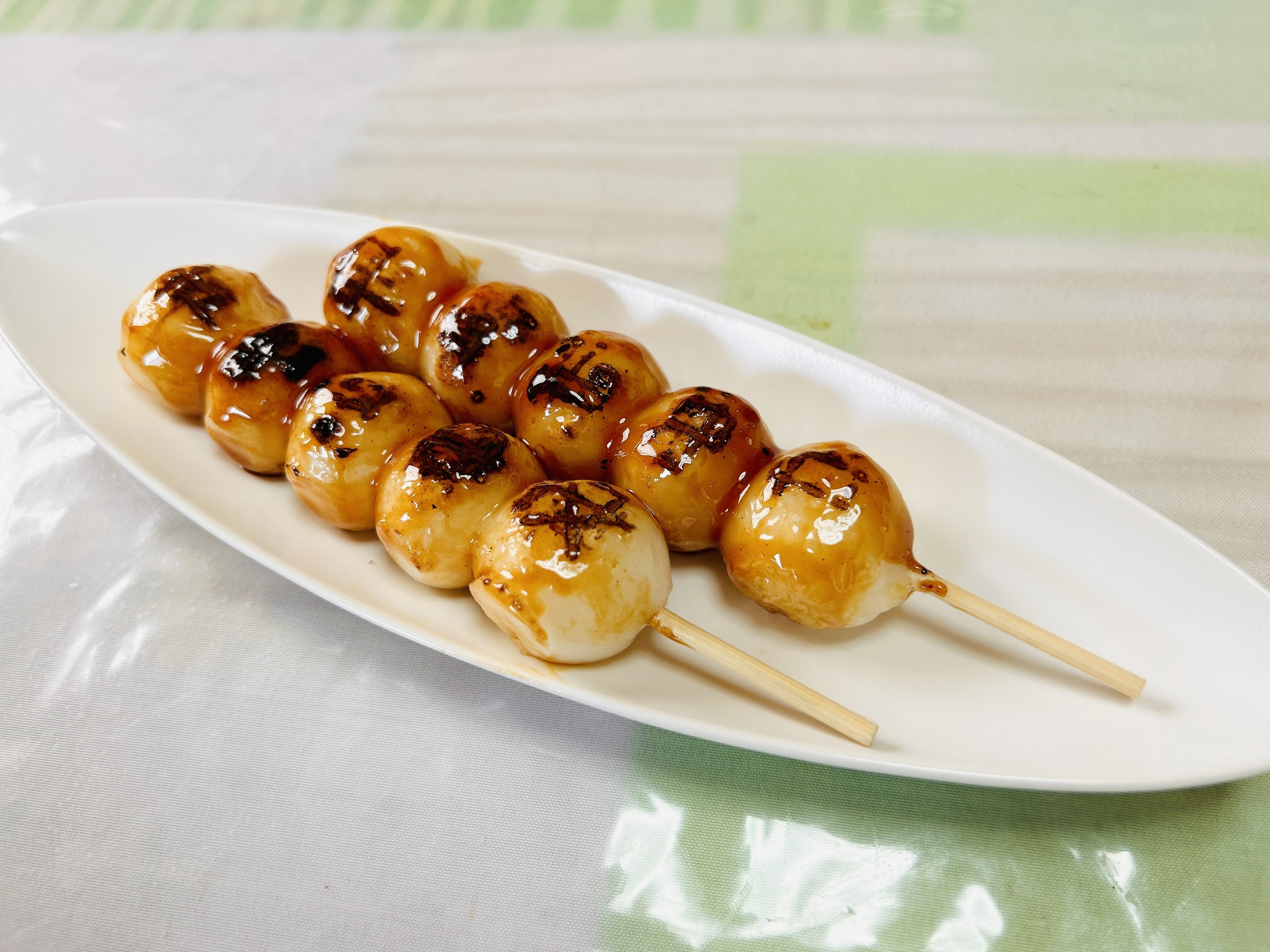 カフェ ハニーディップ の新メニューの、「みたらし団子」が発売になり