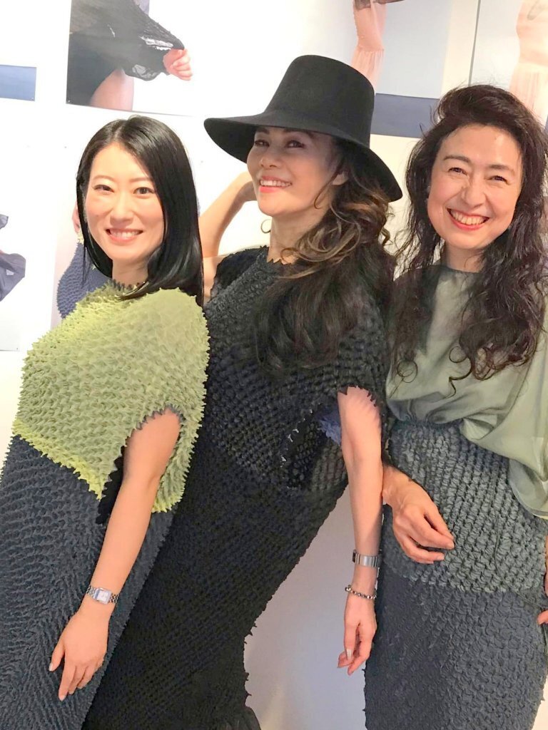 なぜそれを着るのか？片山文三郎商店が新たに「着れる」作品を発表  