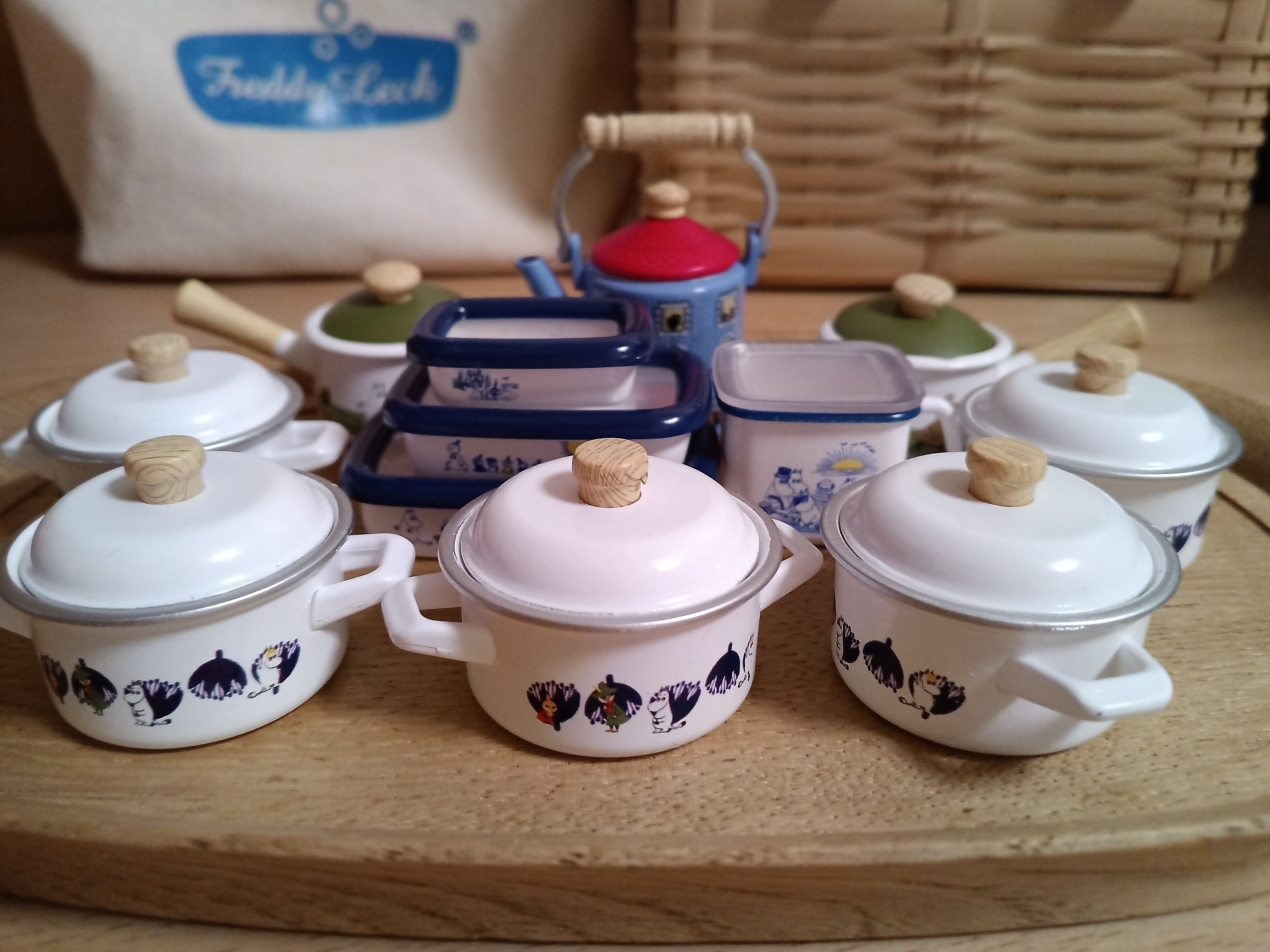 限定入手困難】KOUKoubou 蒔絵 ムーミン 置時計