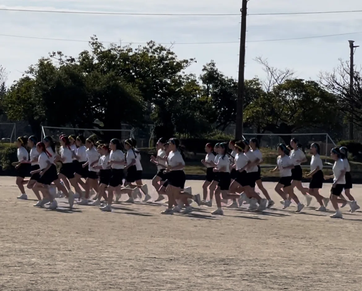 桜島の地を駆け抜ける～持久走大会～｜鹿児島純心女子中・高等学校