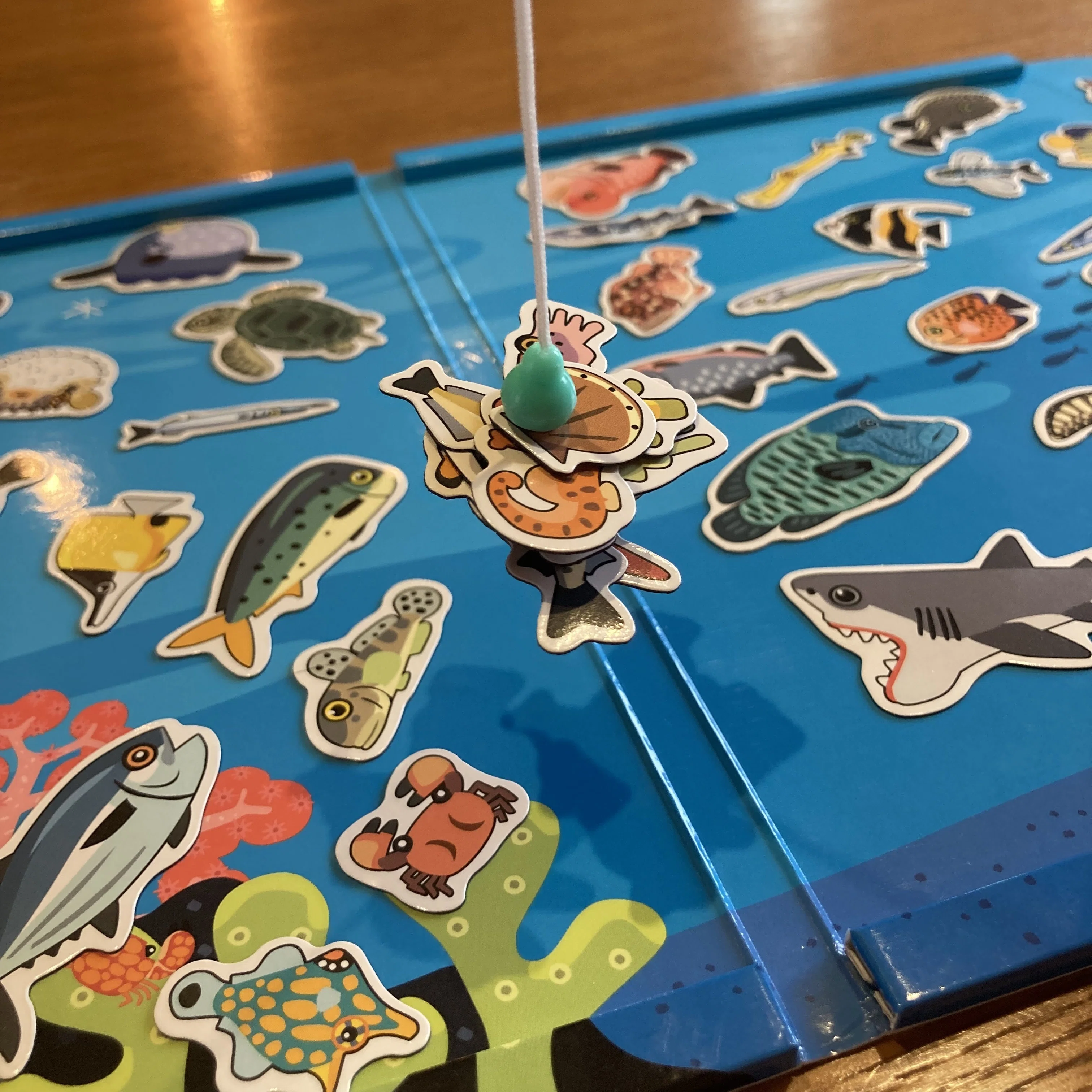 バングル　ハンドメイド　彫刻　魚 磁石につかない ガチ攻略】さかなつりマグネットブック【永岡書店】｜ゴリ松千代