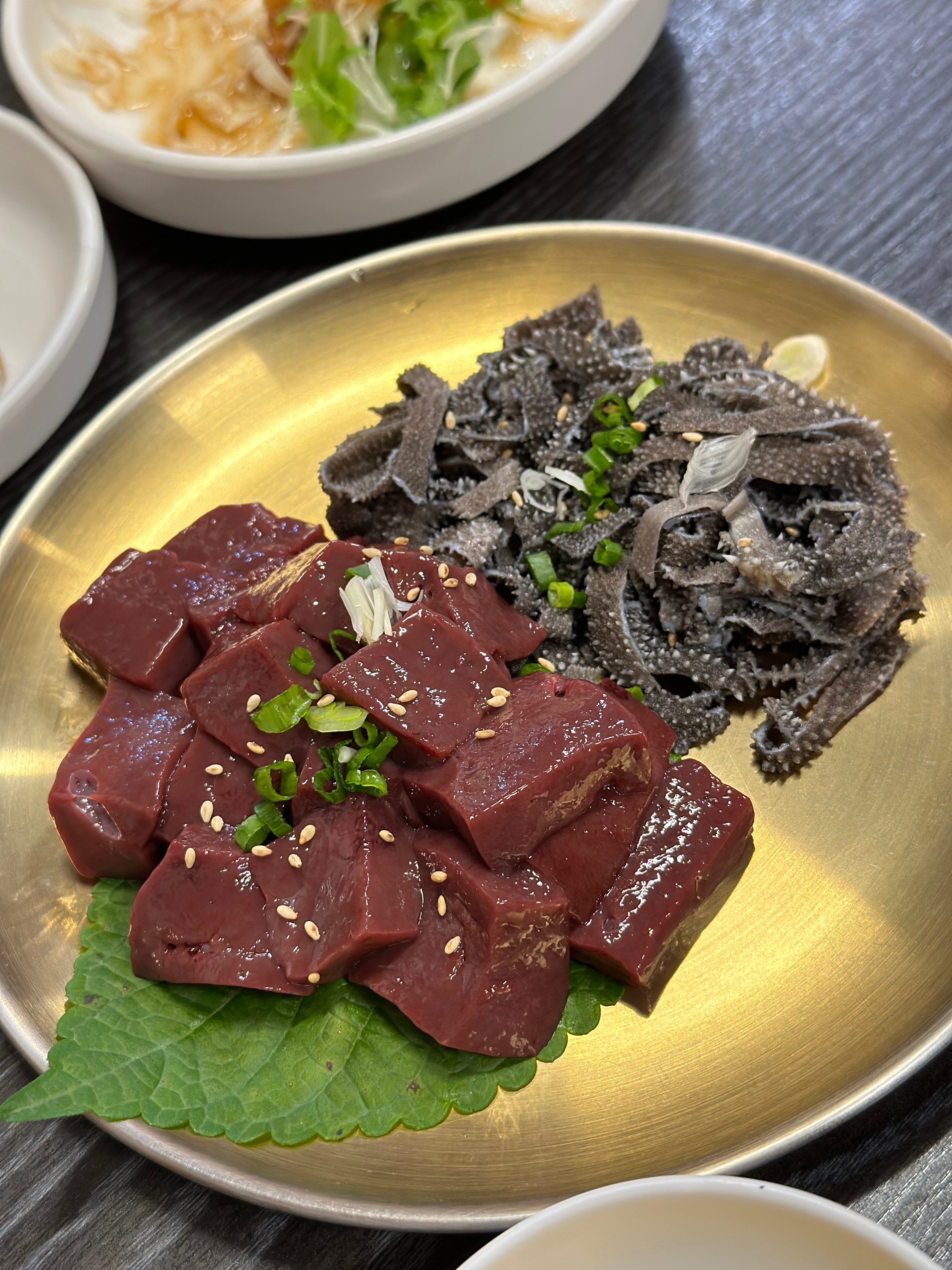 釜山🇰🇷ユケハンユッケ(유쾌한육회)ユッケと生レバー刺しの専門店