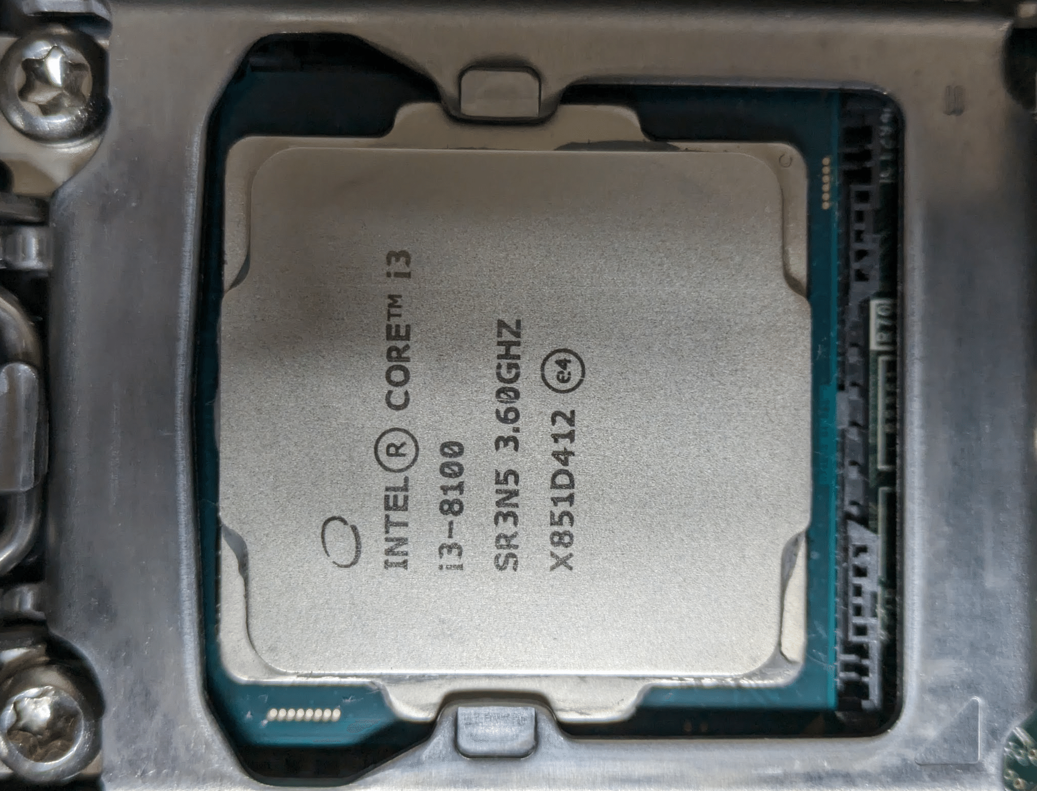 Intel CC150 (Core i9-9900Fほぼ相当品)【動作品】 魅惑のCPU