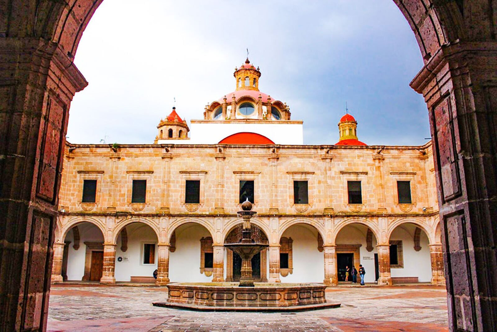 タペストリー　メキシコミチョアカン 職人と恵み ミチョアカン州｜在日メキシコ大使館