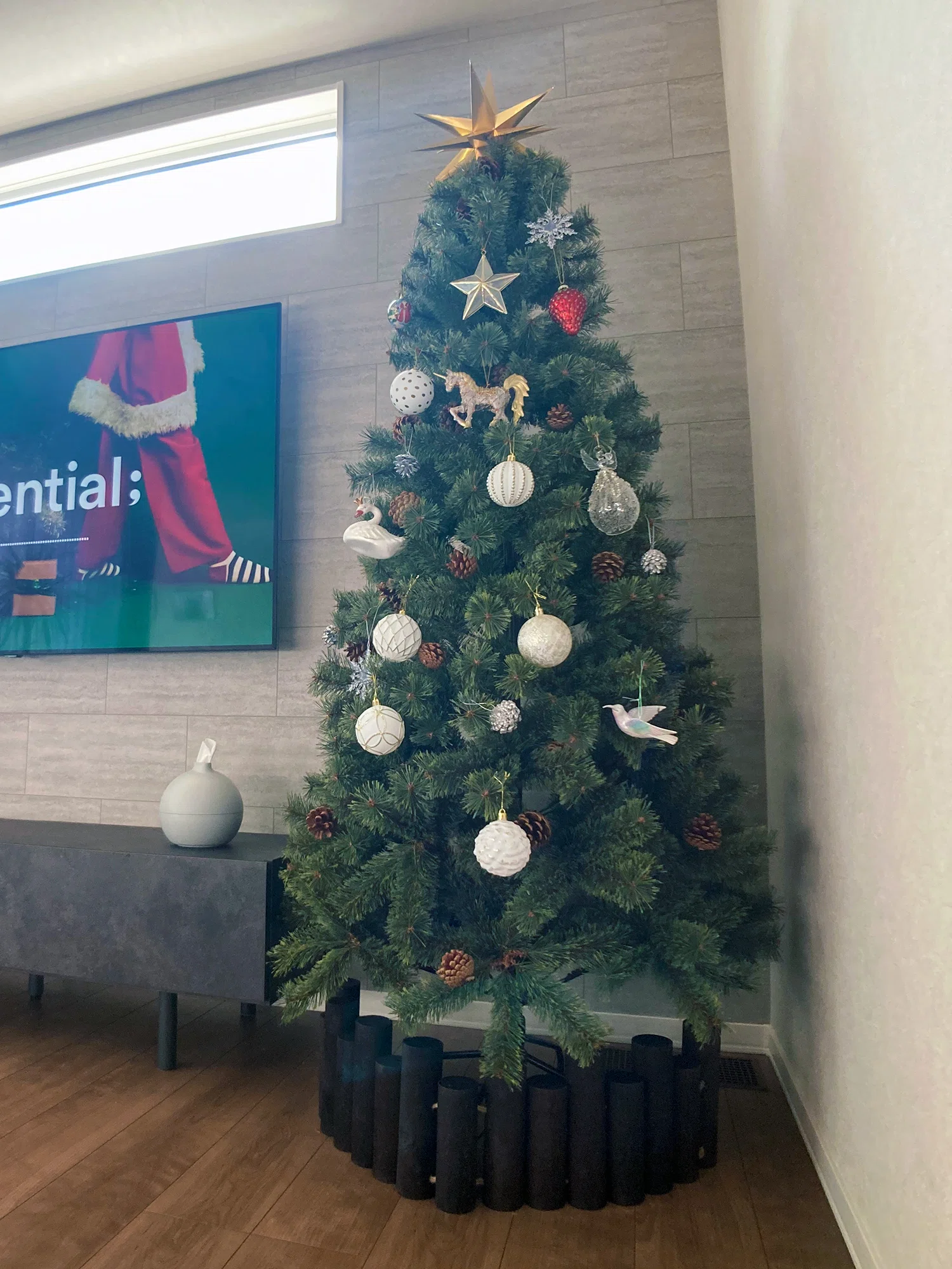 我が家のクリスマスが変わる！2024年版アルザスツリーを迎えました