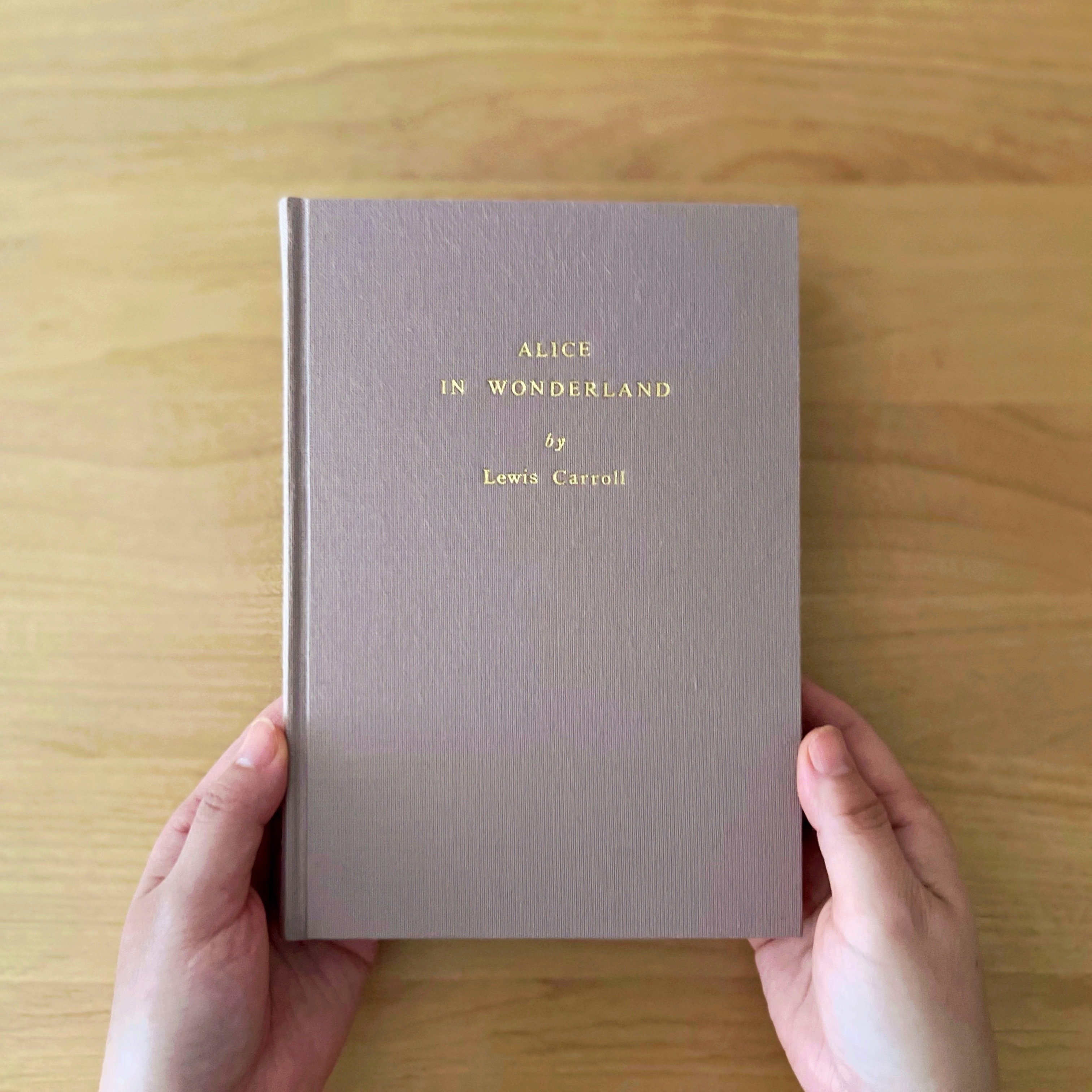 製本記】 Alice in Wonderland ｜ 丸背上製・布装・小口染め｜永岡 綾