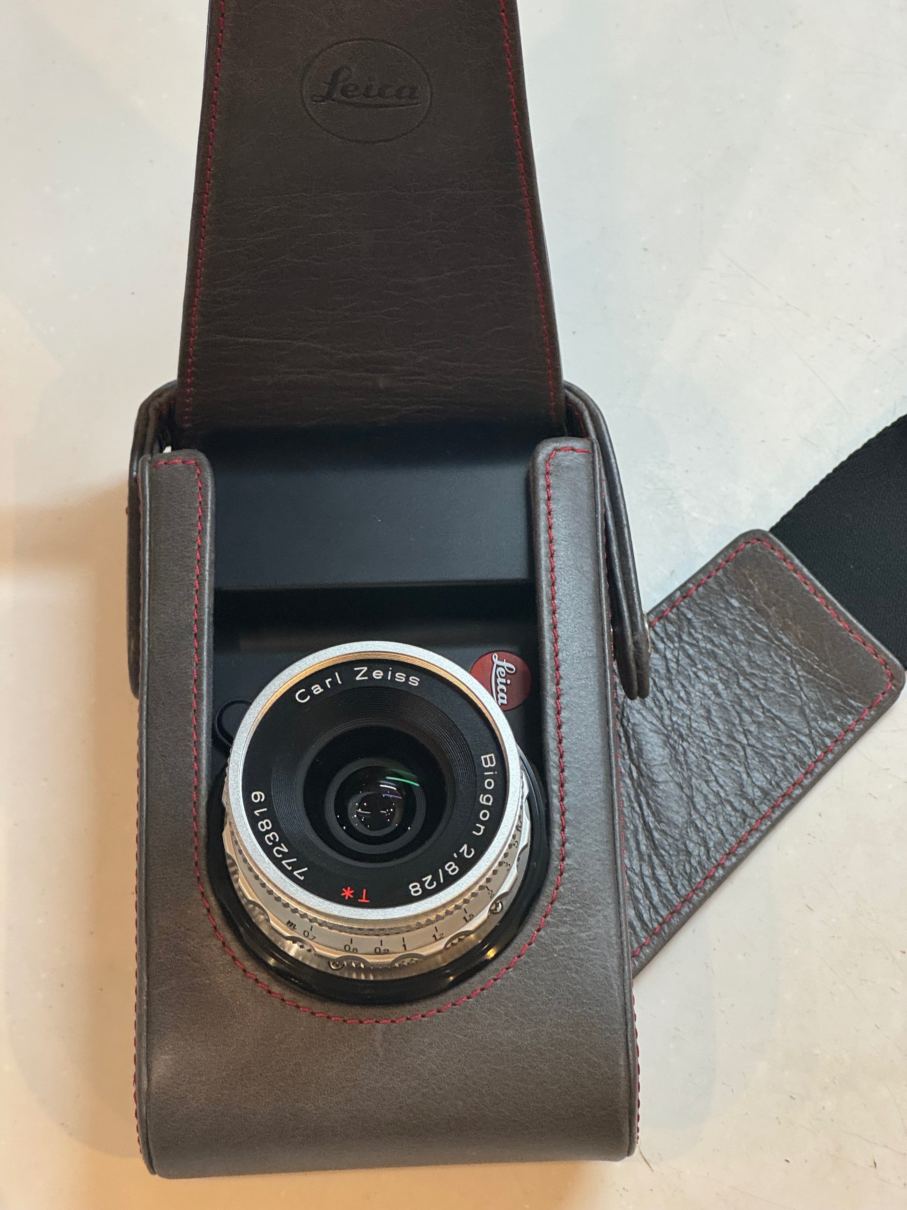 Leica T (typ 701) とオールド・レンズのマリアージュ レーザー Leica T (typ 701) とオールド・レンズのマリアージュ レーザー